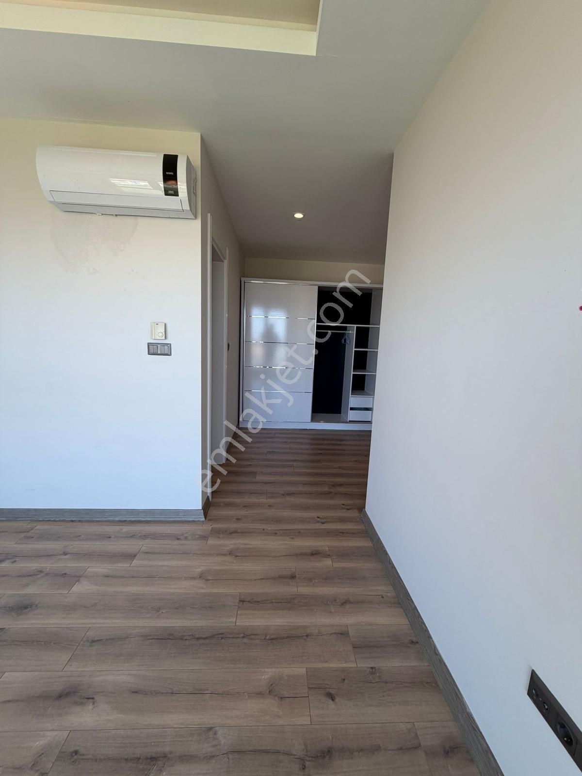 Büyükçekmece Pınartepe Mah Site İçi Kiralık Penthouse 4+2 - Görsel 6