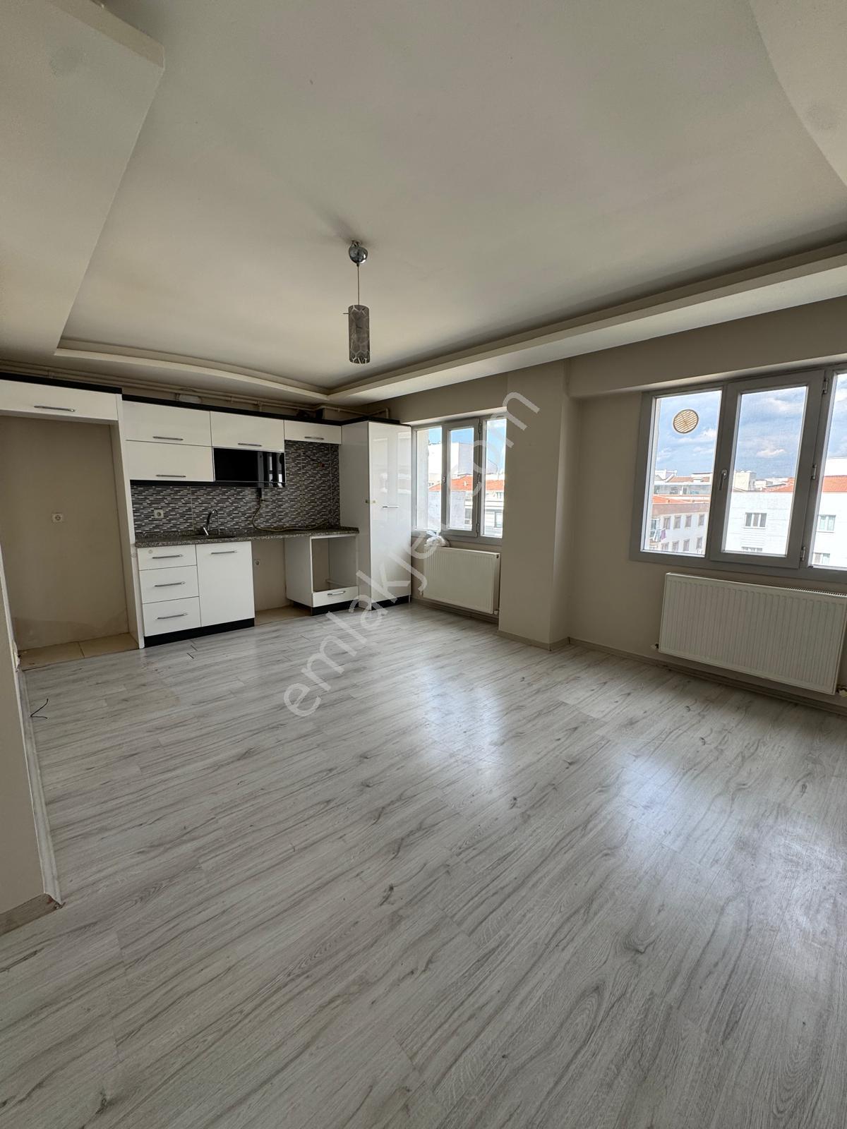 Zeki Emlak'tan Muradiye Mh. İstasyon Civ. 3+1 Kiralık Dubleks D.