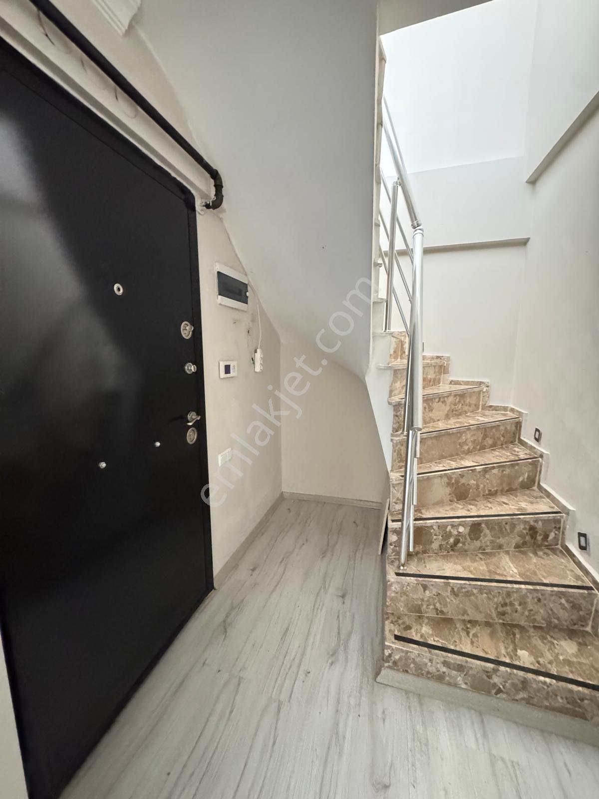 Zeki Emlak'tan Muradiye Mh. İstasyon Civ. 3+1 Kiralık Dubleks D. - Görsel 18