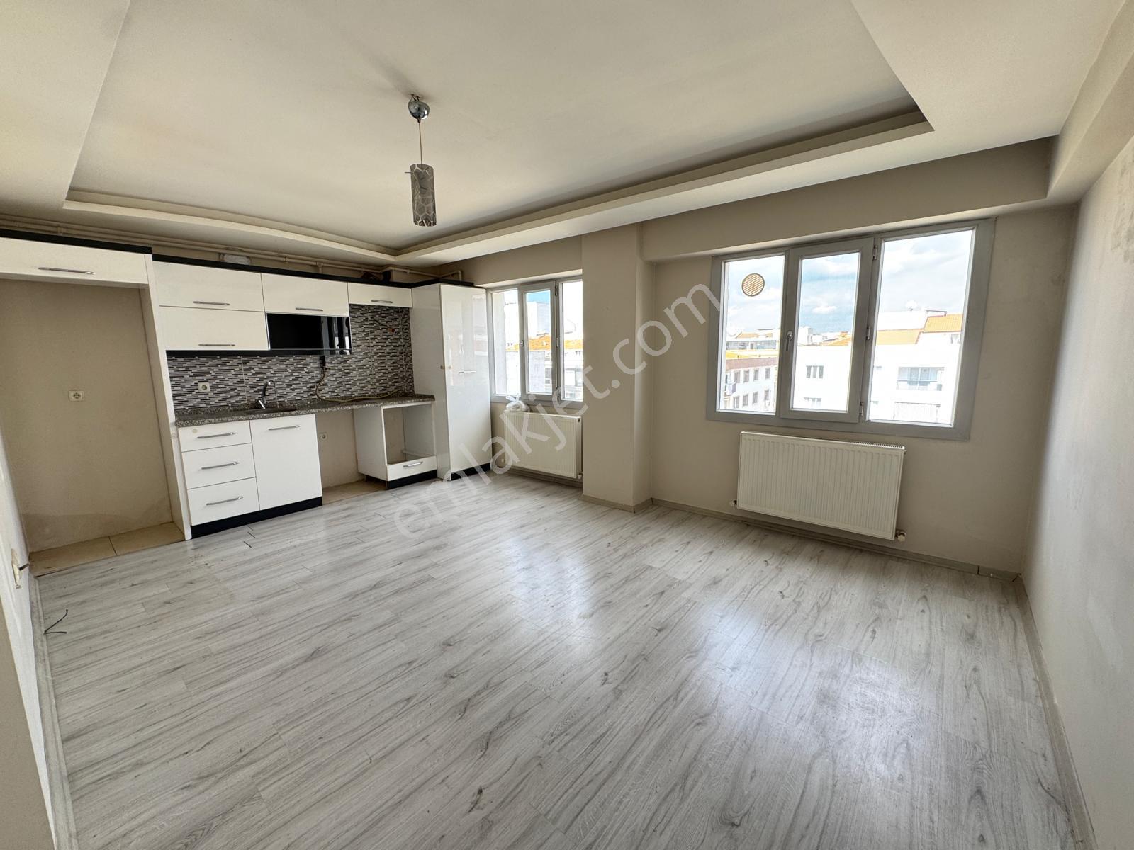 Zeki Emlak'tan Muradiye Mh. İstasyon Civ. 3+1 Kiralık Dubleks D. - Görsel 3