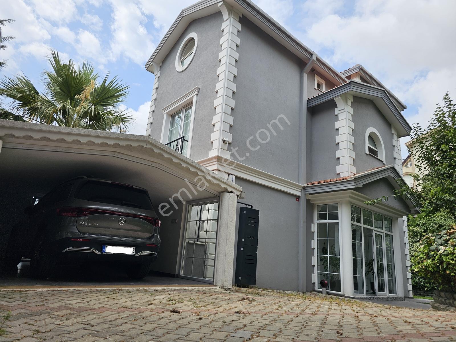 Beylikdüzü Adnan Kahveci Site İçerisinde 6+2 Lüks Forleks Villa - Görsel 31