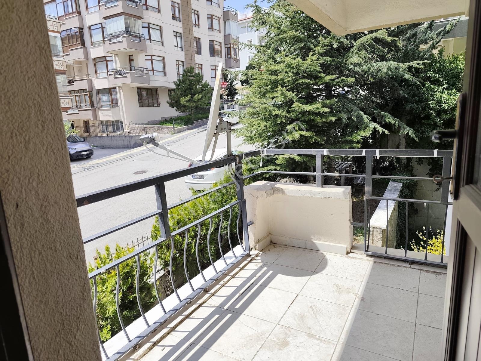 Mürsel Uluçta Asansörlü, Geniş Ve Ferah 120 M² 3+1 Kiralık Daire - Görsel 11