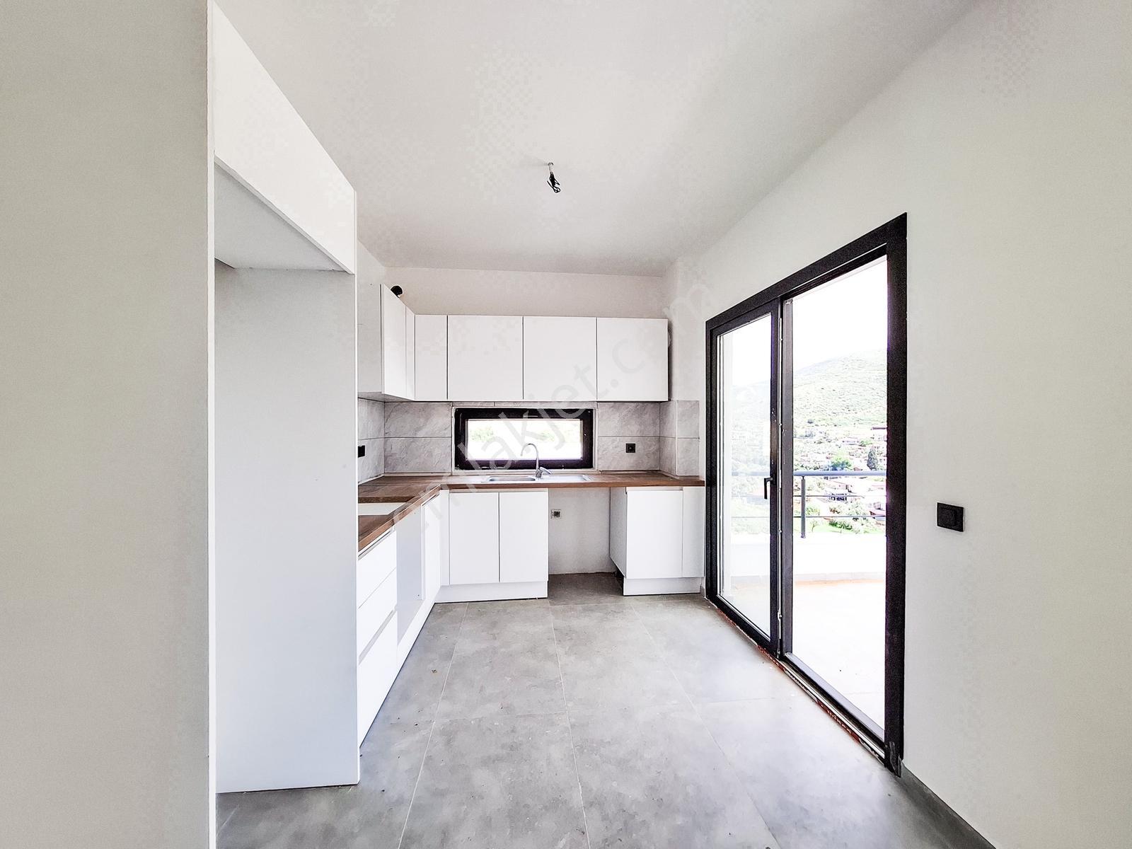 Cennet Gibi Bir Doğaya Ve Denıze Sahip Havuzlu Sitede 2+1 Daire - Görsel 12