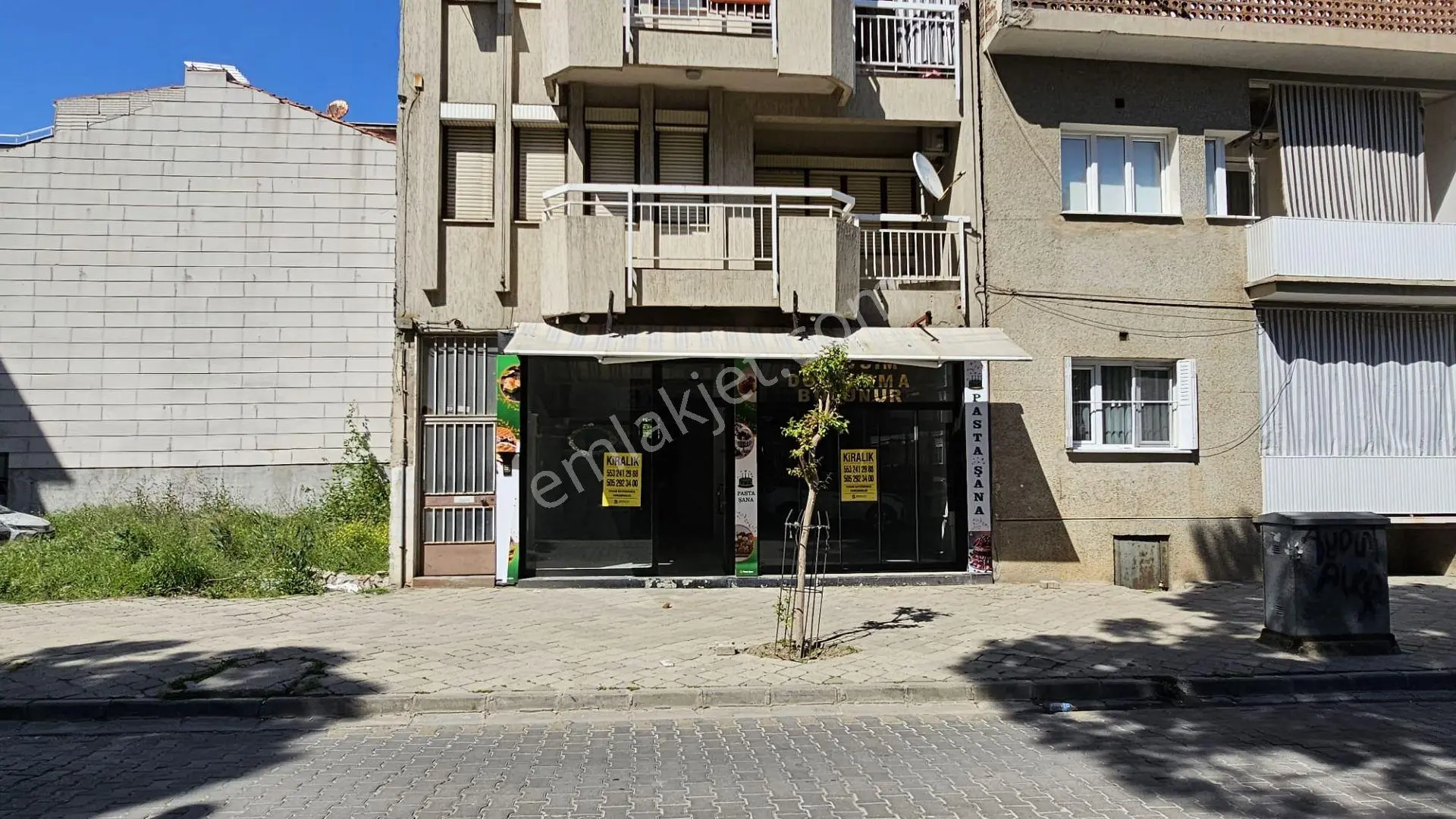 Yuvam Gayrimenkul'den Salihli Şühade Cad. Üzeri 150 M2 Kiralık Dükkan