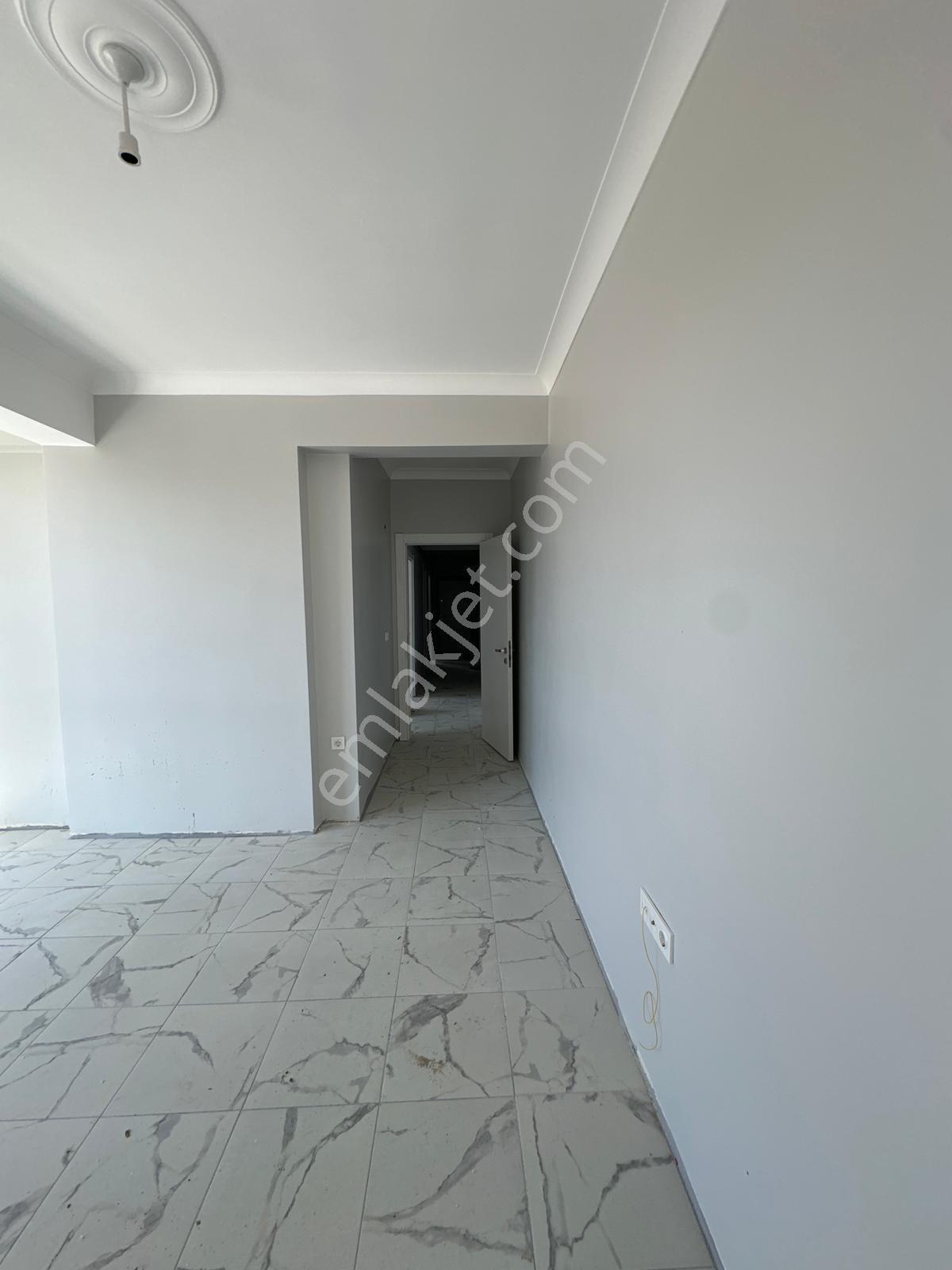 Altınova Merkezde Satılık 2+1 Lüks Sıfır Daire - Görsel 17