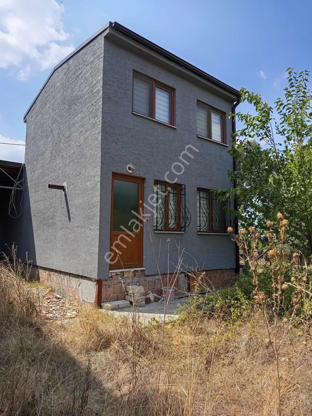 Demircide İçinde Yapı Kayıt Belgeli Evi Olan Satılık Tarla