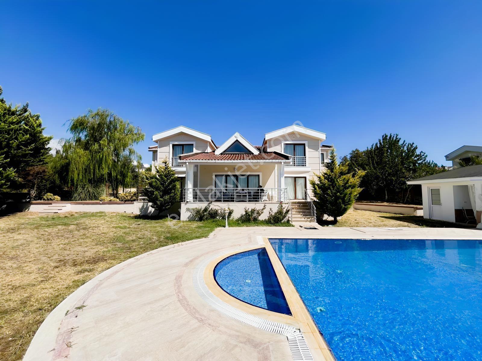 Kalabalıktan Uzak, Havuzlu & Bahçeli Geniş Villa Keyfi - Görsel 26