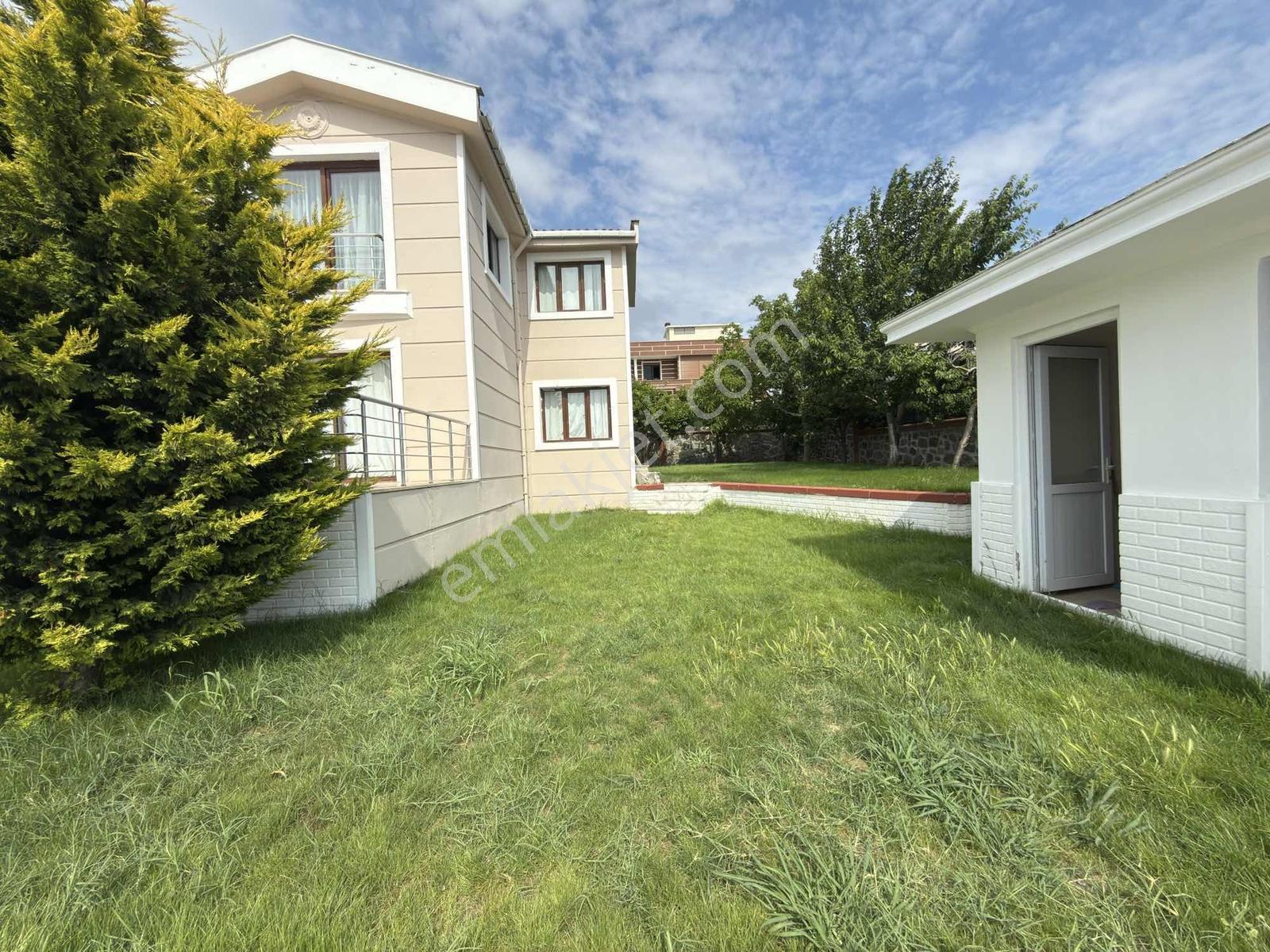 Kalabalıktan Uzak, Havuzlu & Bahçeli Geniş Villa Keyfi - Görsel 7
