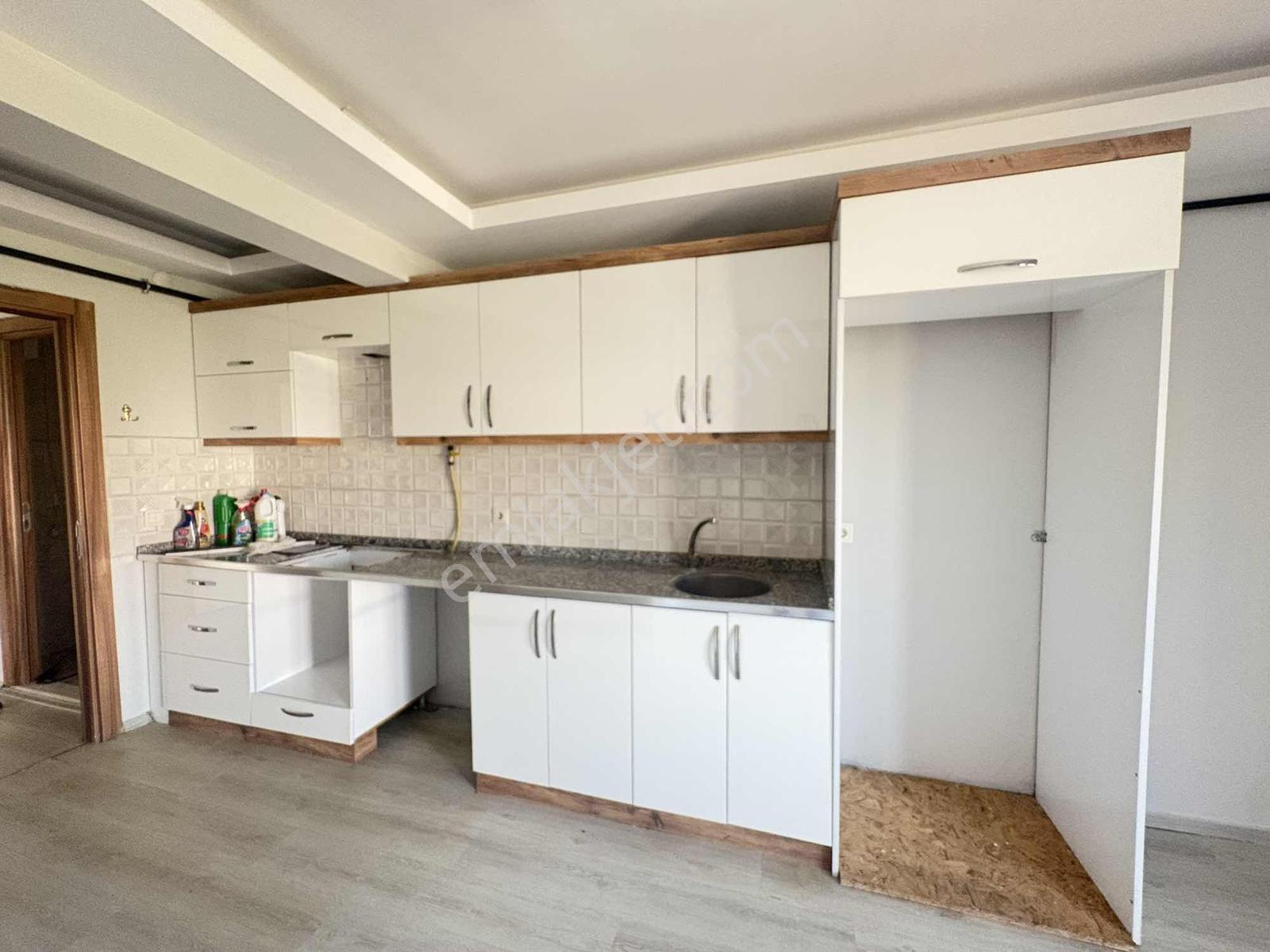 Site İçerisinde Merkezi Konumda D.gazlı Kiralık 2+1