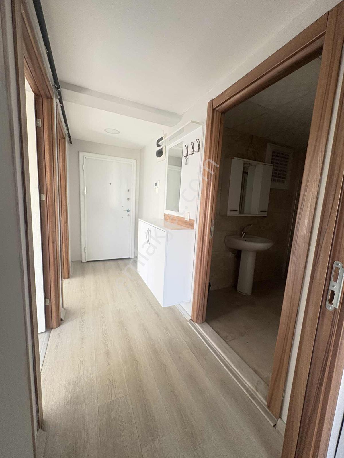 Site İçerisinde Merkezi Konumda D.gazlı Kiralık 2+1 - Görsel 3
