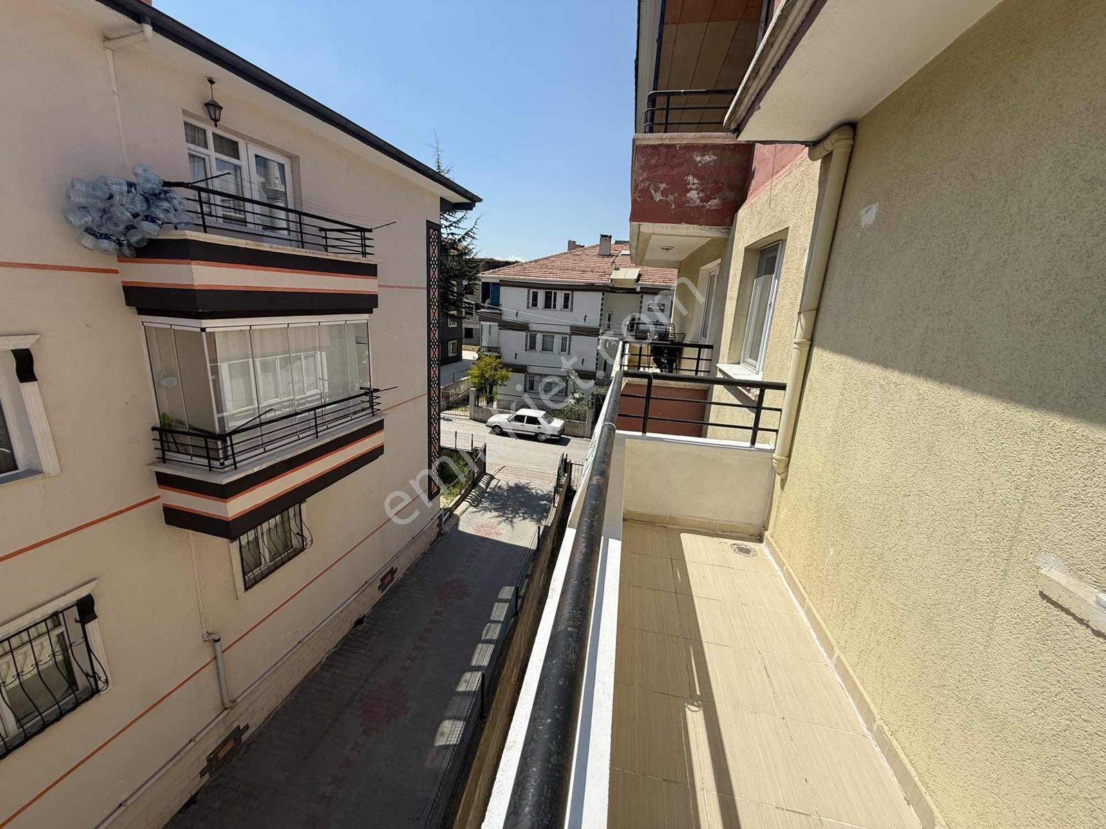 Salon Bağımsız Boyalı Temiz 3+1 Satılık Boş Daire - Görsel 13