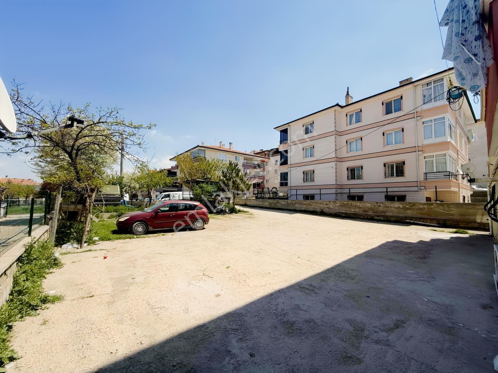 Salon Bağımsız Boyalı Temiz 3+1 Satılık Boş Daire - Görsel 32