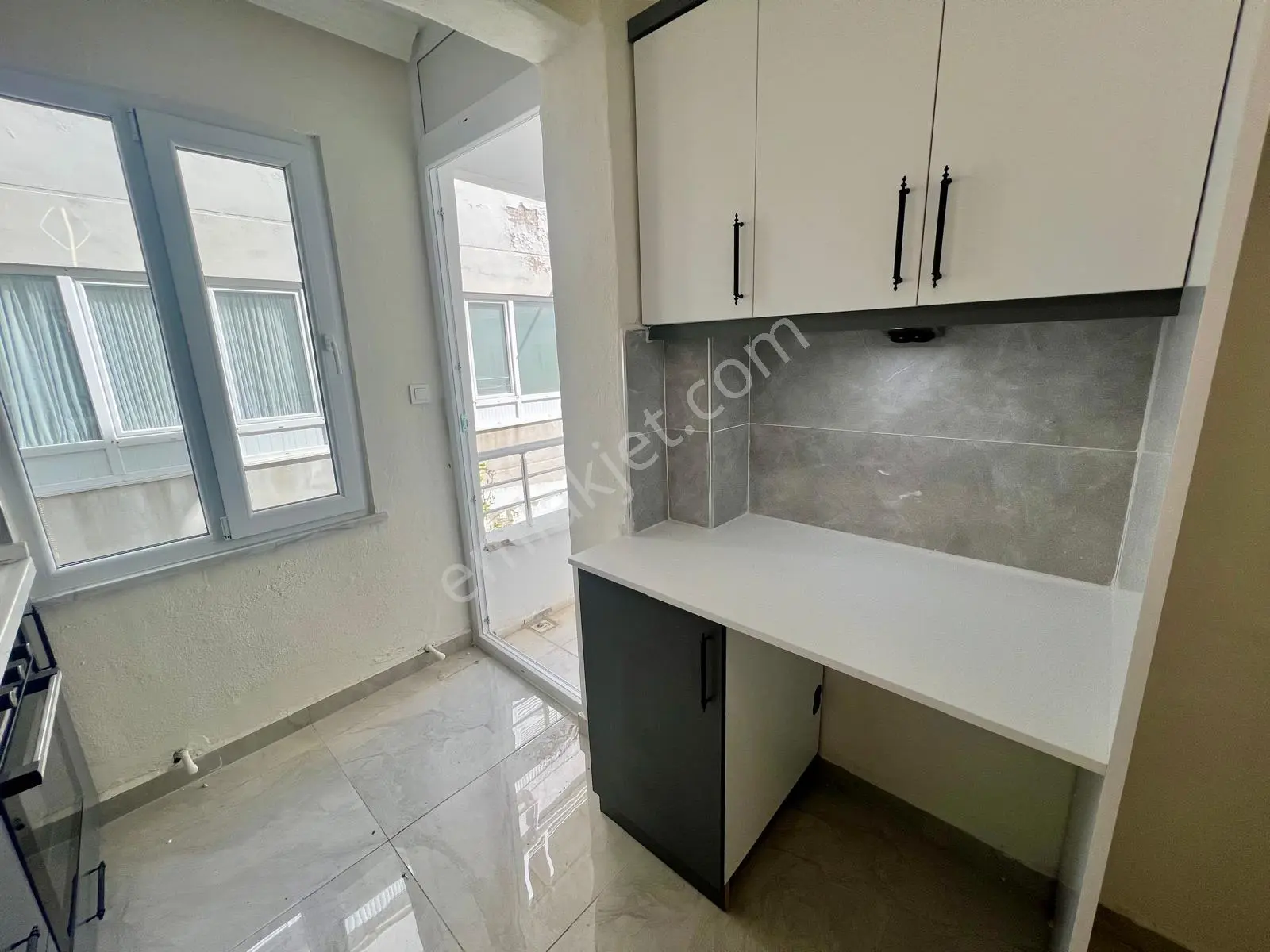 Aras Emlaktan Akçay Merkezde Masrafsız 2+1 Ara Kat Daire - Görsel 4