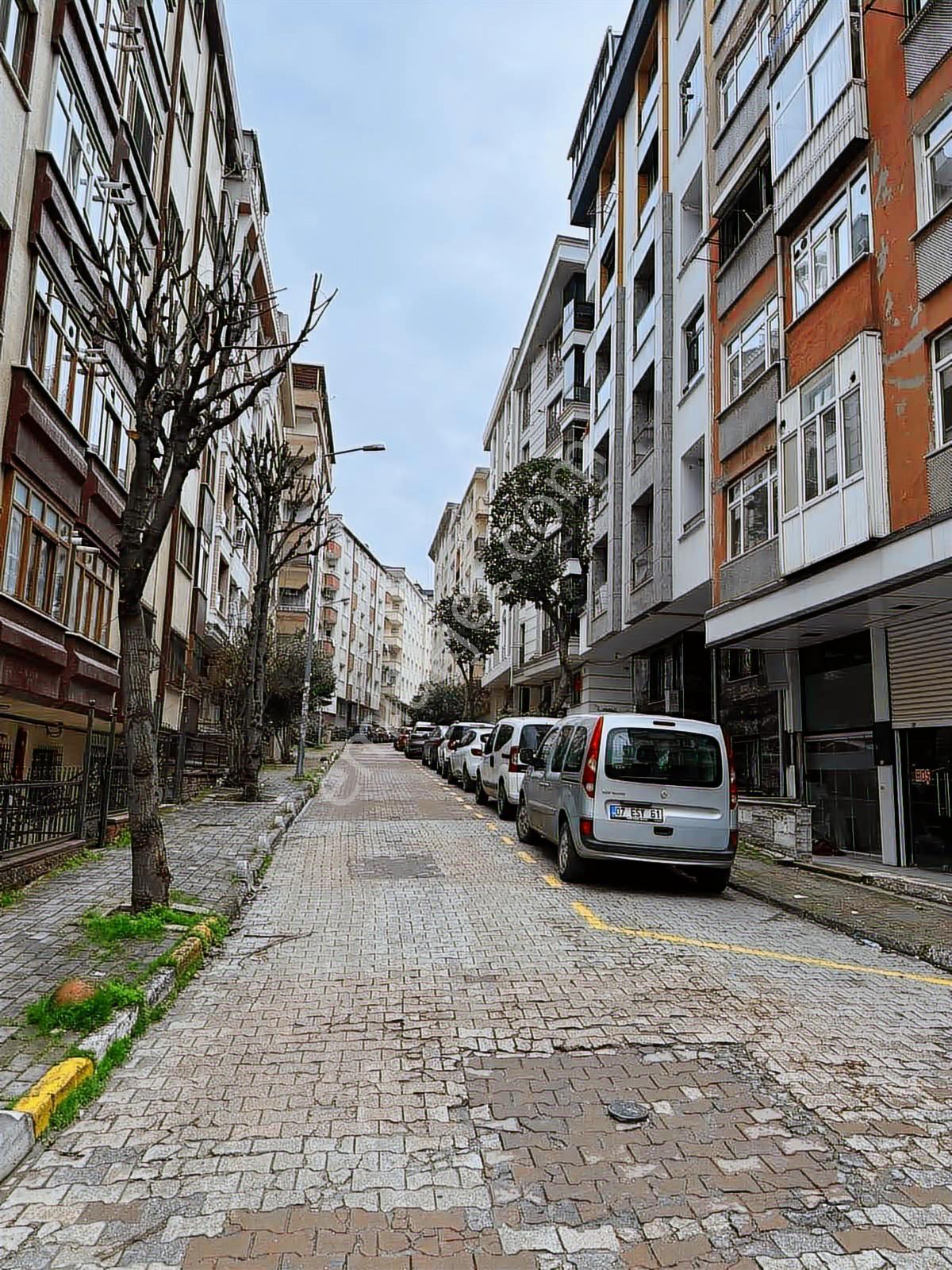 Bahçelievler Siyavuşpaşa Mahallesi Merkezi Bakımlı Satılık 3+1 - Görsel 29