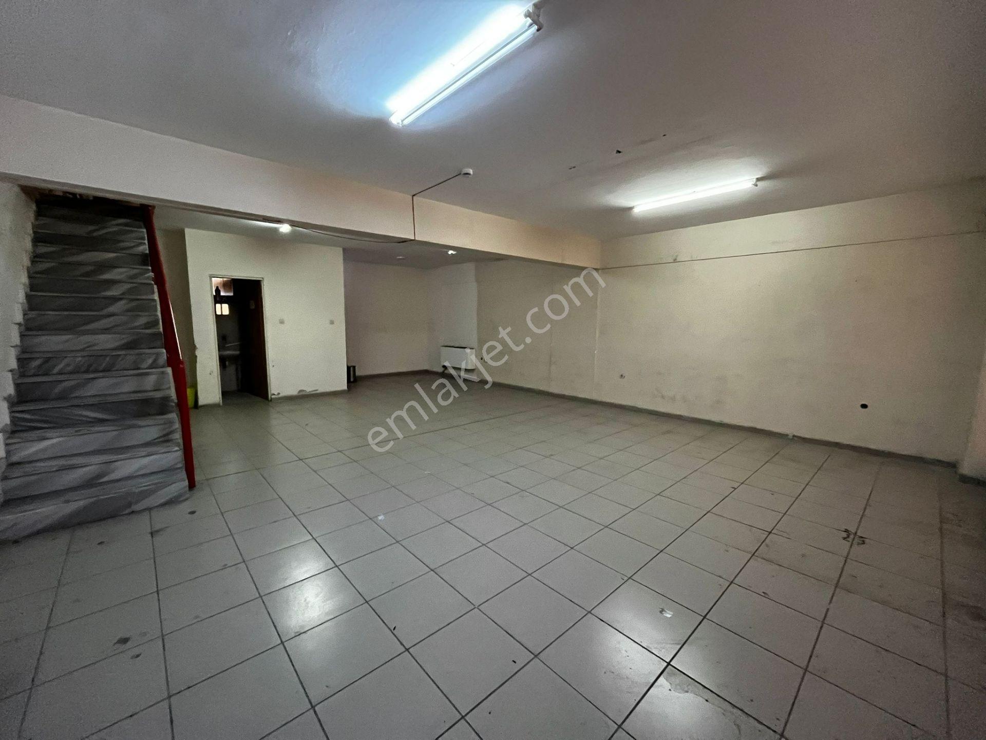 Merkezi Konumda Yük İndir Bindire Uygun 180 M² Kiralık İş Yeri - Görsel 8