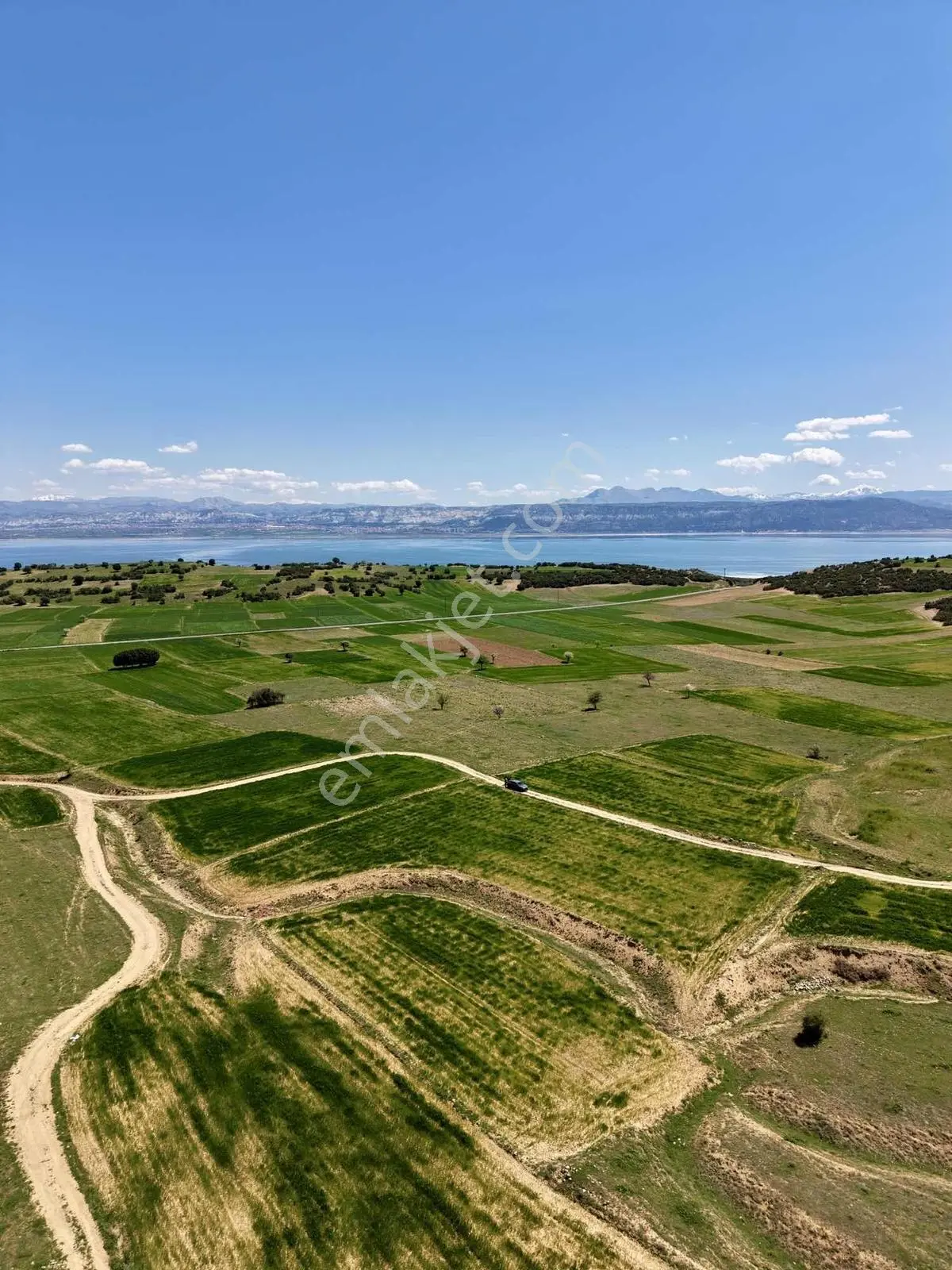 Burdur İlyas'ta Göl Manzaralı 1122m2 Tek Tapu Tarla - Görsel 4