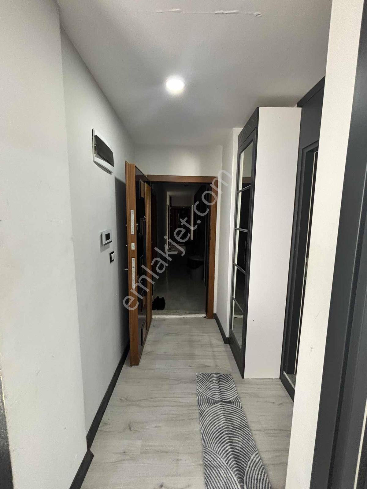 Gültepede Cadde Üzeri Geniş Oturumlu Balkonlu 1+1 Atü Yanı Lüx - Görsel 2