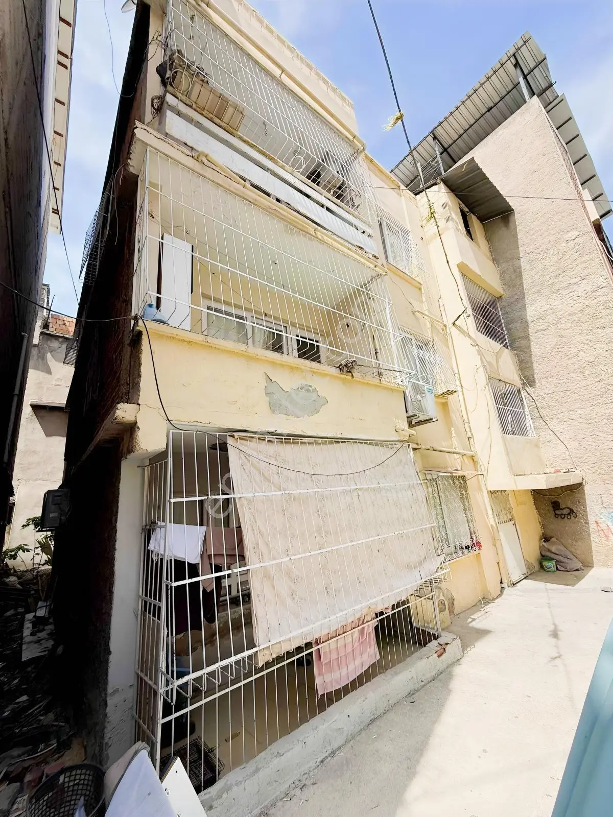 Lavinia^ Narlıca Mahallesin'de 3 Katlı Satılık Müstakil Ev