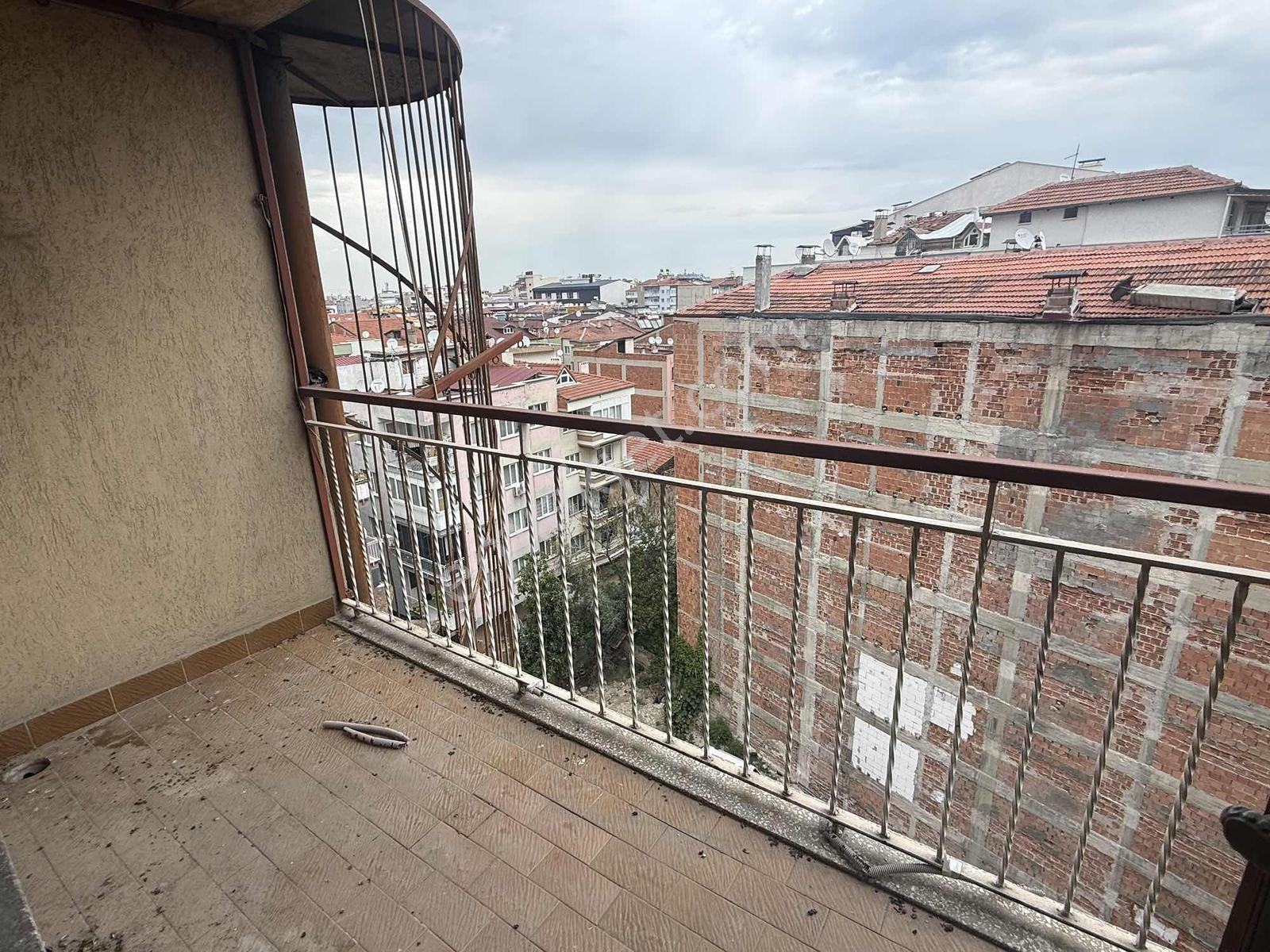 Binyapıdan Emek Caddesinda Asansörlü Cepheleri Açık 2+1 Daire ! - Görsel 23