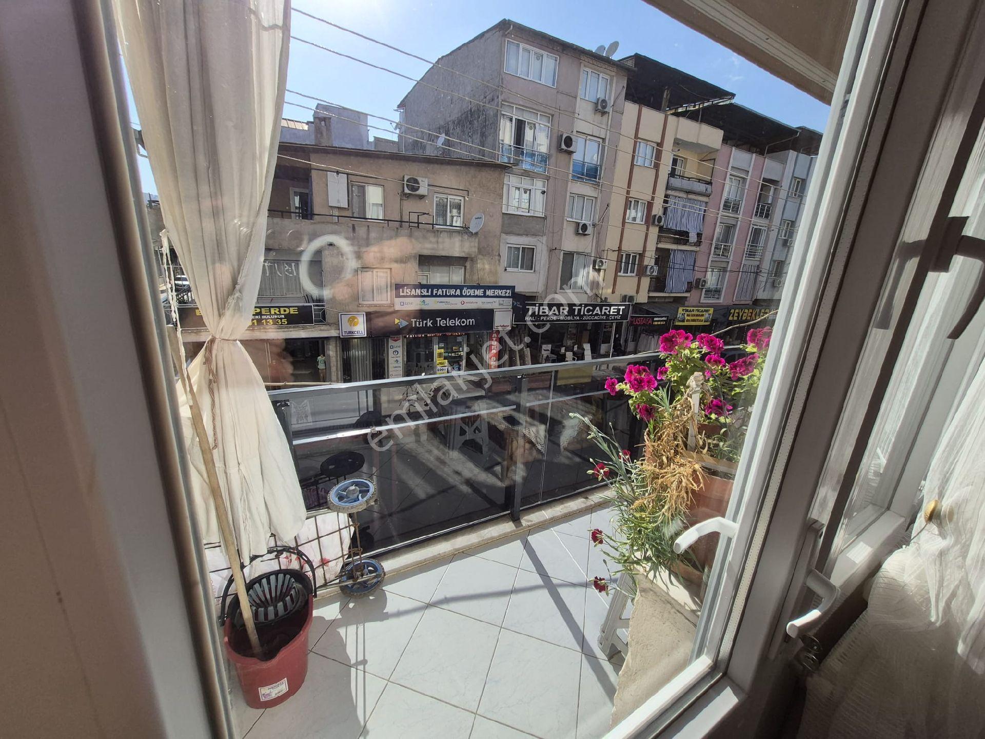 Buca Yeşilbağlar'da Da Cadde Üzerinde Satılık - Görsel 23