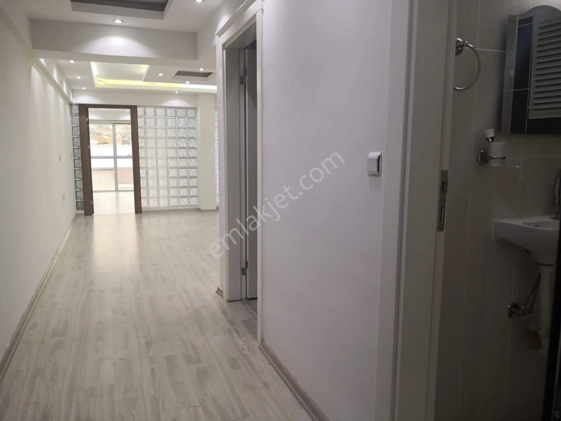Bülent Ateşci'den Hükümet Caddesinde 80 M2 Ofis - Görsel 2