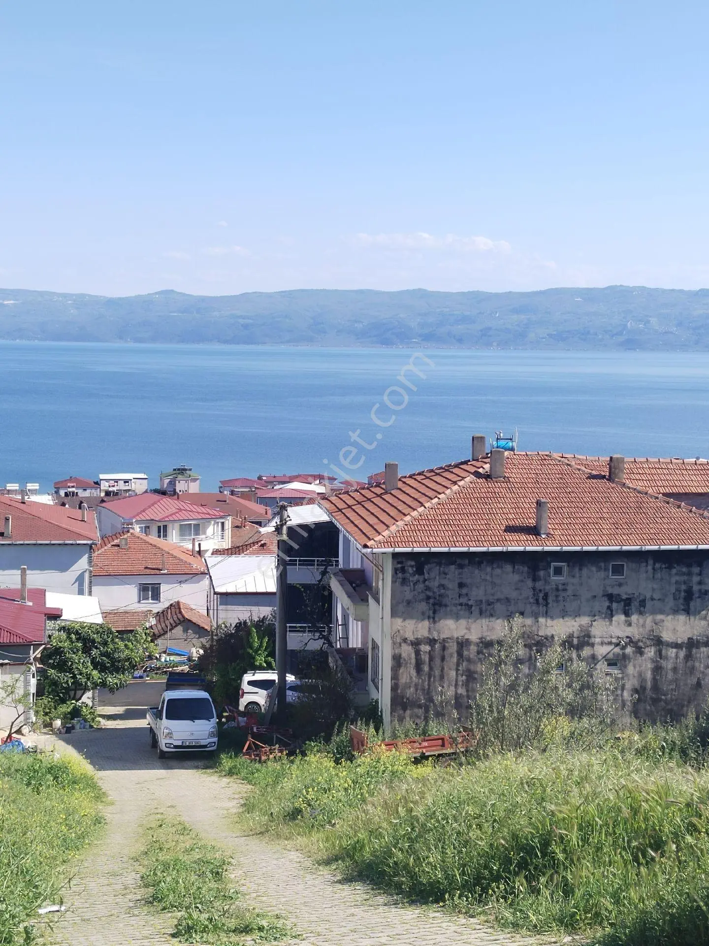 İznik Göl Manzaralı Köy Evi Ve Arsası