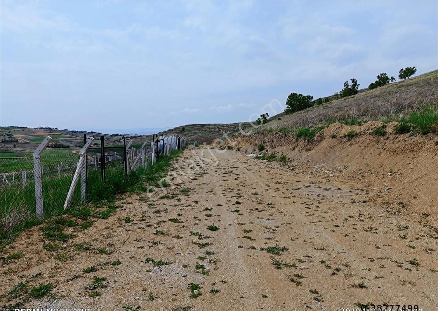 Kayı Mahallesinde Konumu Çok Güzel Ana Yola 1.3km 2 Katlı Villa - Görsel 5