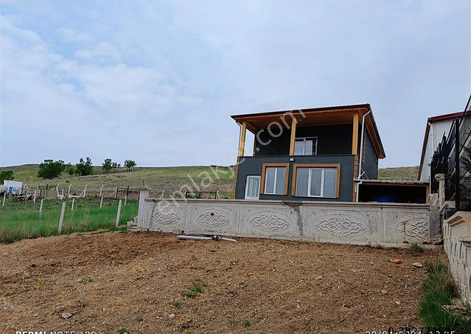 Kayı Mahallesinde Konumu Çok Güzel Ana Yola 1.3km 2 Katlı Villa - Görsel 28
