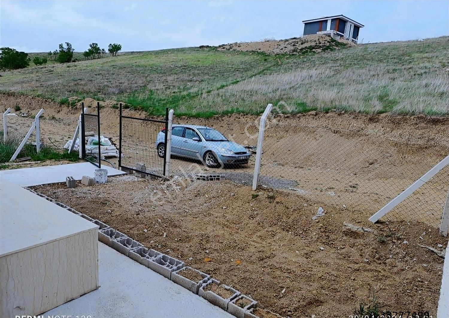 Kayı Mahallesinde Konumu Çok Güzel Ana Yola 1.3km 2 Katlı Villa - Görsel 4