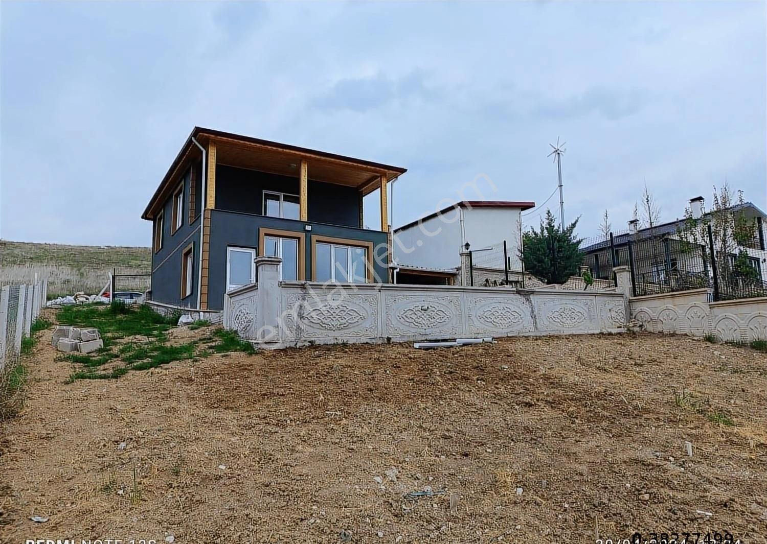 Kayı Mahallesinde Konumu Çok Güzel Ana Yola 1.3km 2 Katlı Villa - Görsel 31