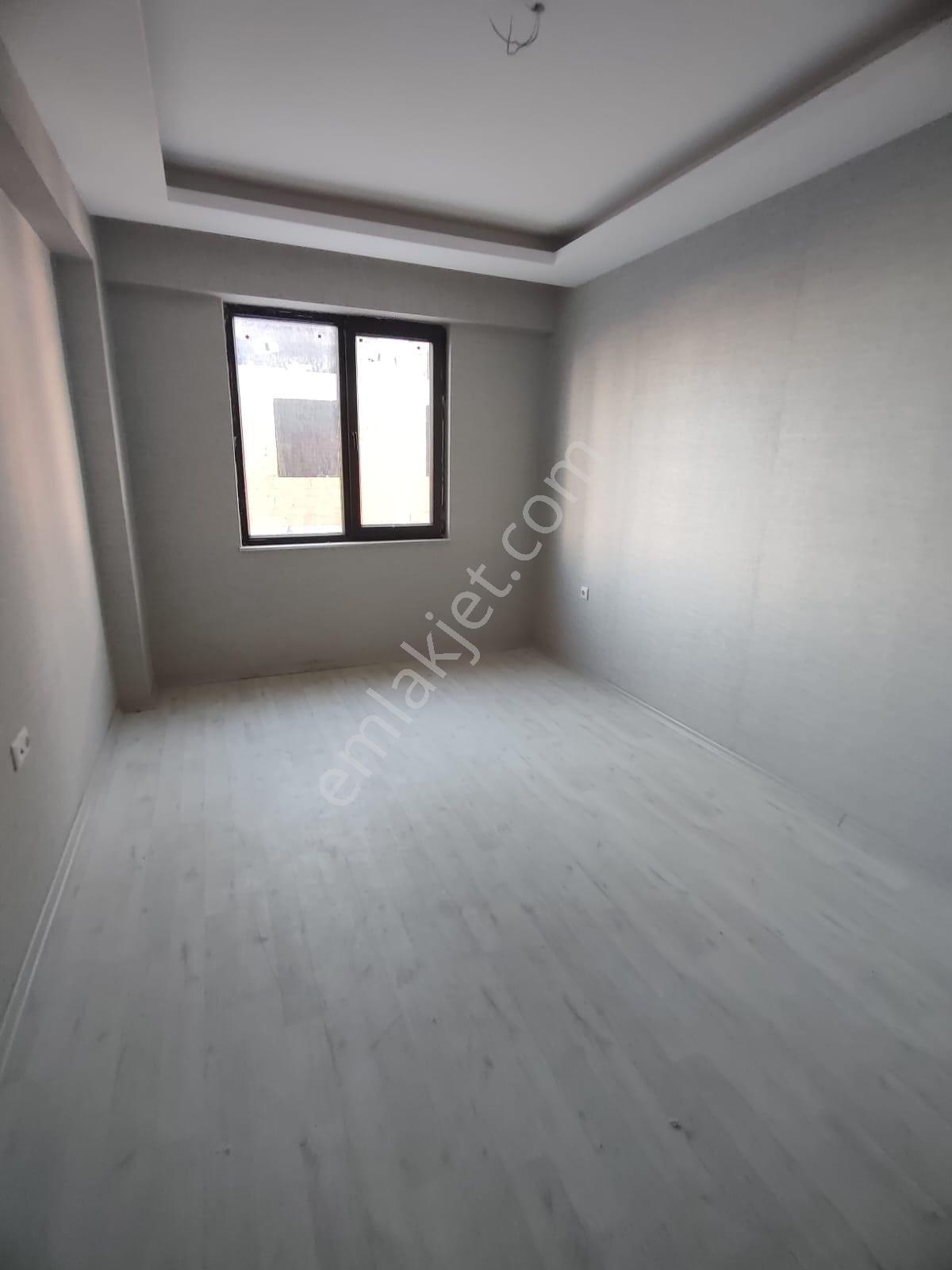 Afyon Tezcan Emlaktan Kiralık 3 1 Daire - Görsel 3