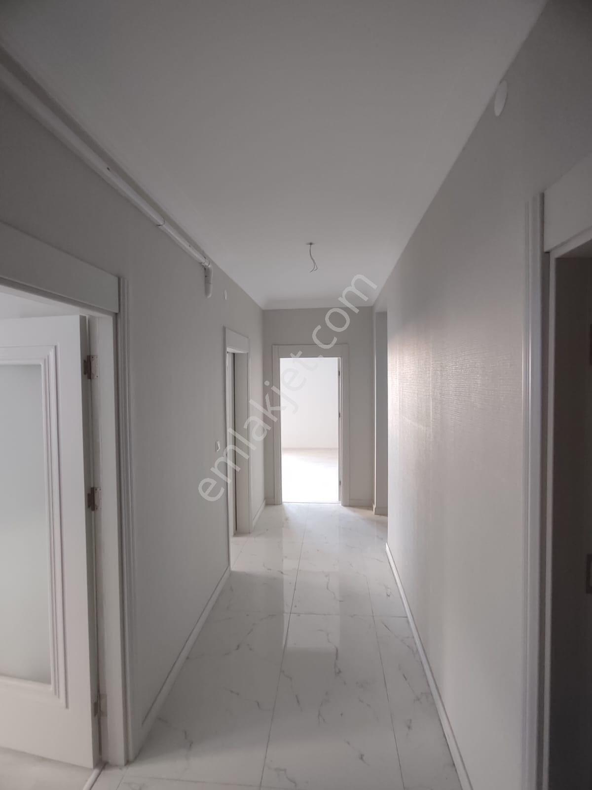 Afyon Tezcan Emlaktan Kiralık 3 1 Daire - Görsel 18