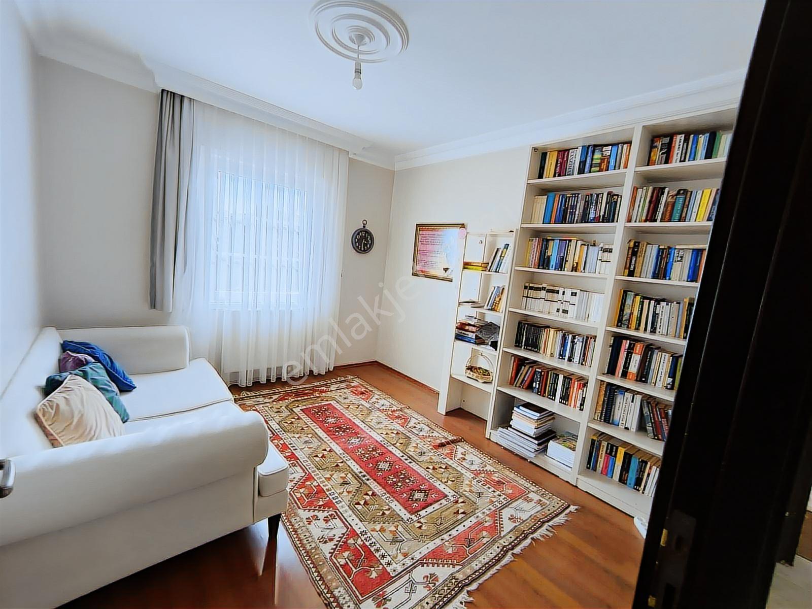 Remax-hür Fatma Yıldız Dan Baytur Sitesinde Satılık 3+1 - Görsel 17