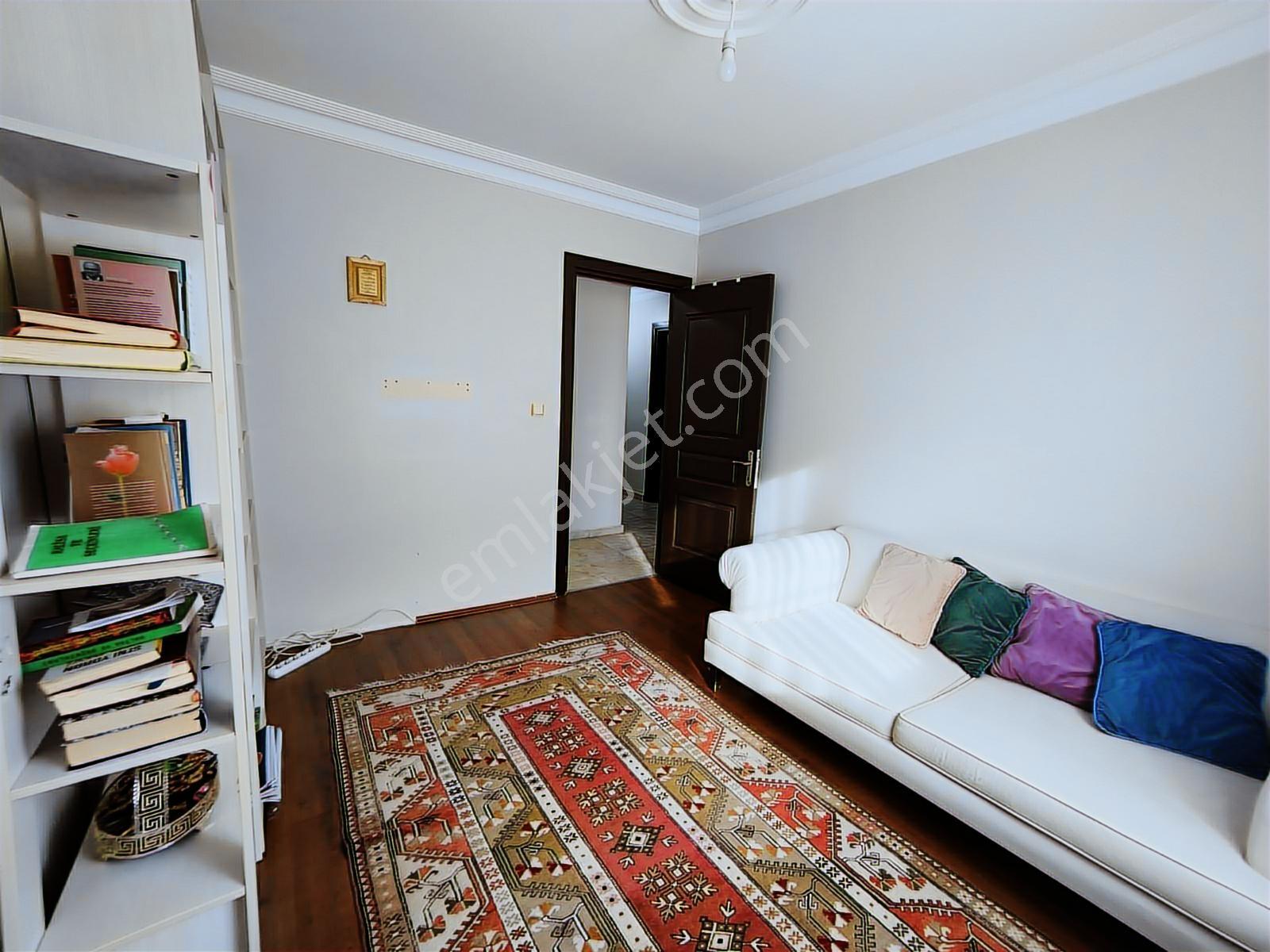 Remax-hür Fatma Yıldız Dan Baytur Sitesinde Satılık 3+1 - Görsel 2