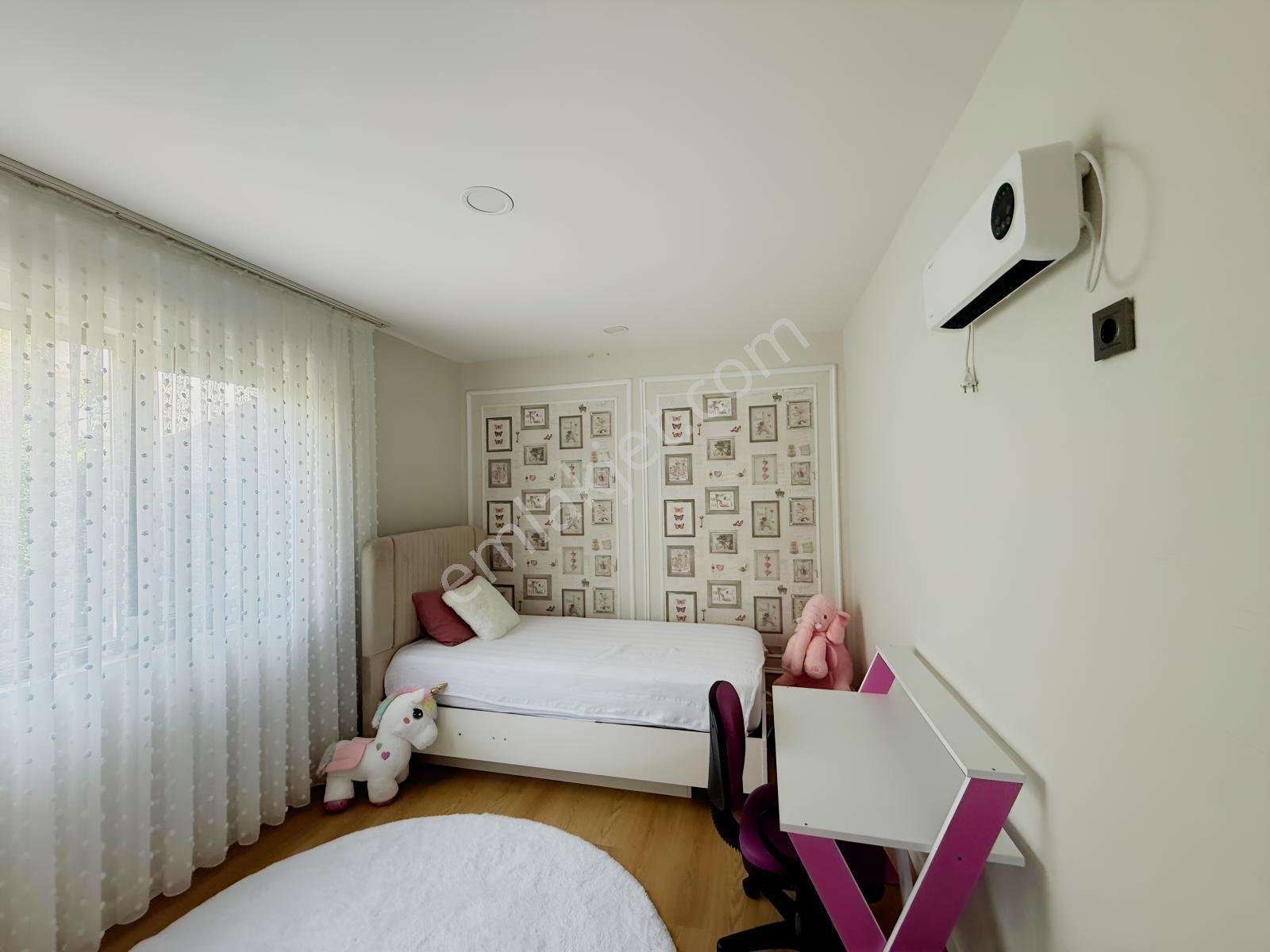 Temelli Cumhuriyet Satılık Ultra Lüx Eşyalı Villa - Görsel 17