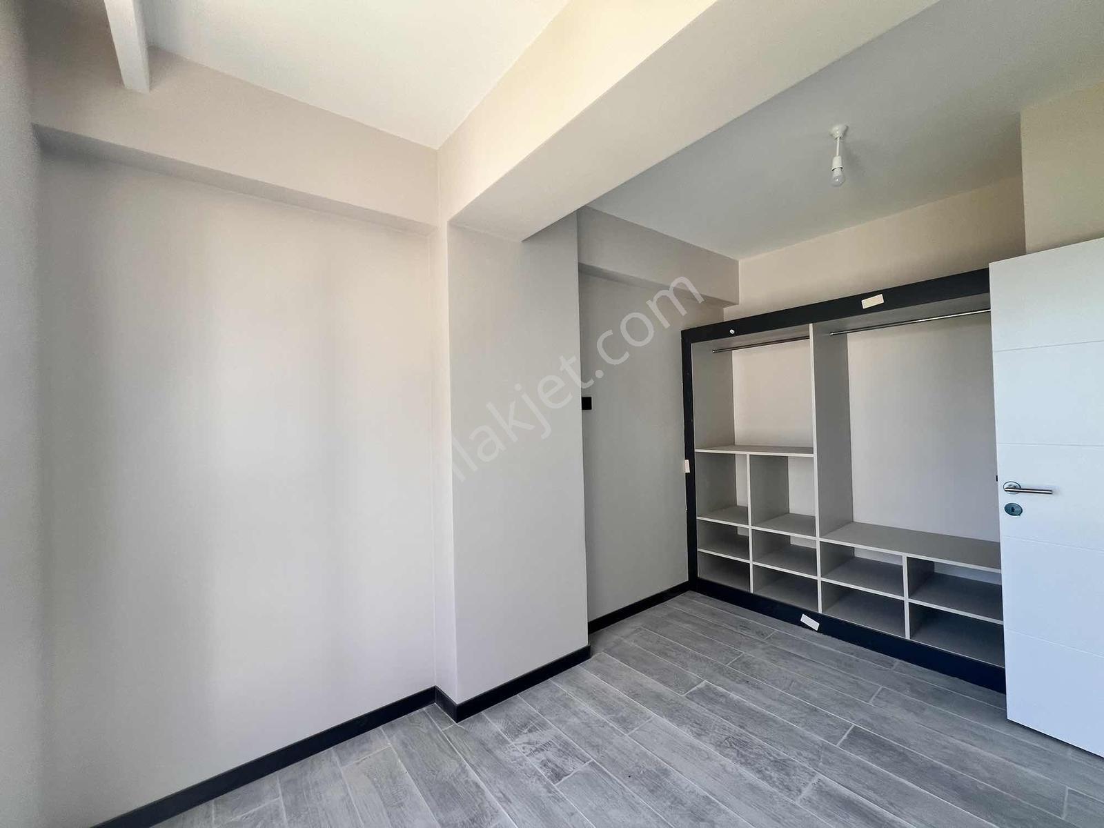 Çerkezköy Tepe Yolunda Prestijli Konumda 1+1 Kiralık Daire - Görsel 4