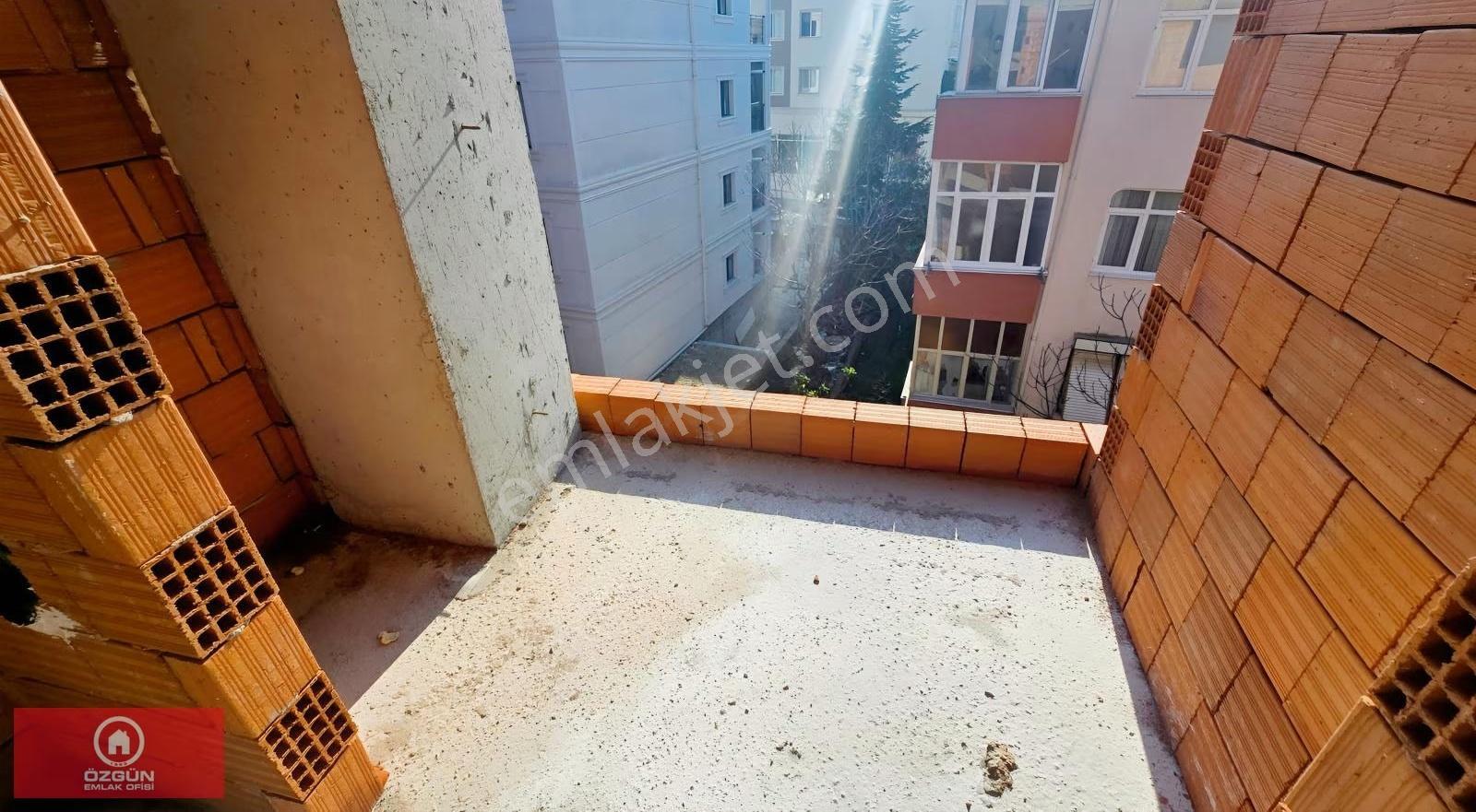 Özgün Emlaktan Ana Cadde Üzeri Sahile Yakın 3+1 Satılık Daire. - Görsel 3