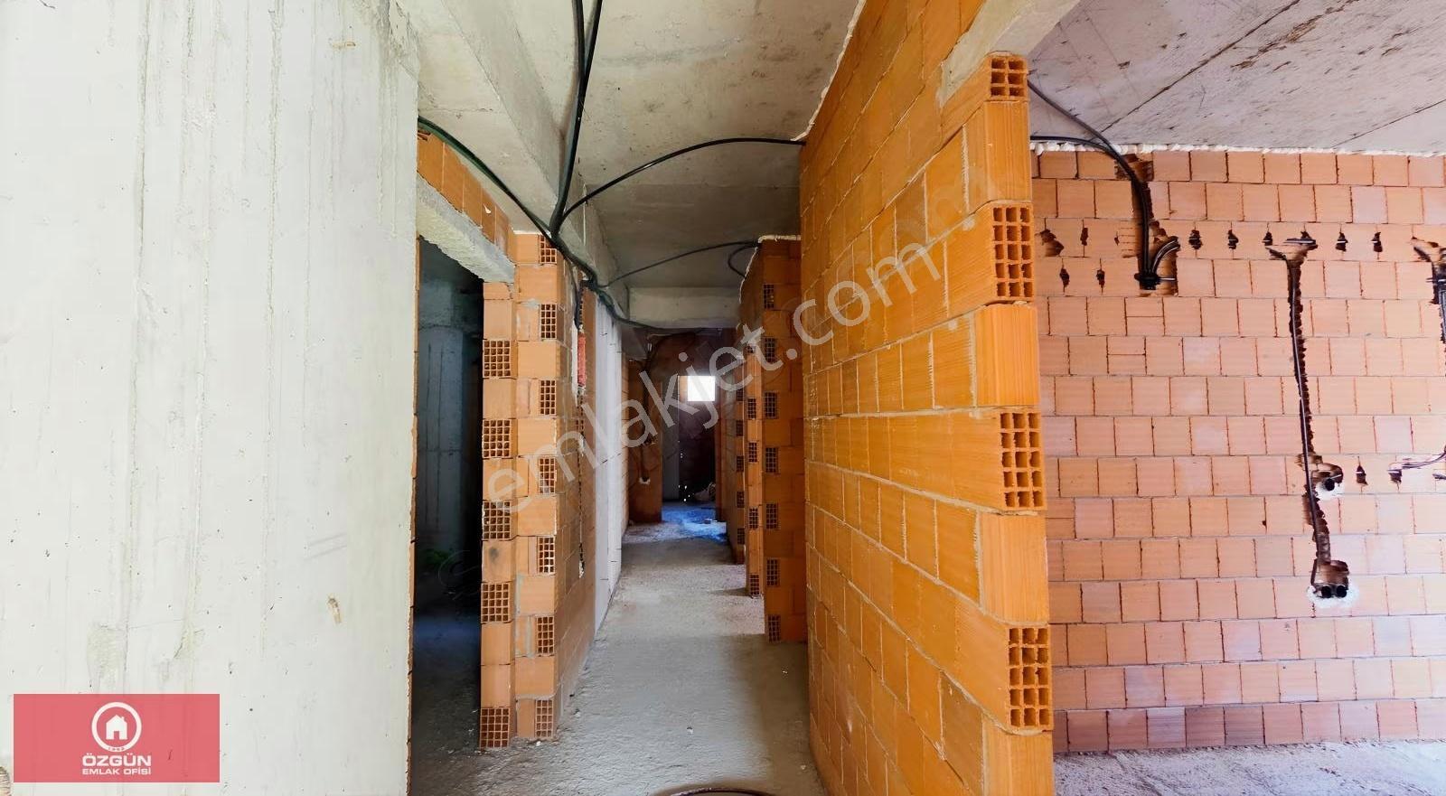 Özgün Emlaktan Ana Cadde Üzeri Sahile Yakın 3+1 Satılık Daire. - Görsel 8