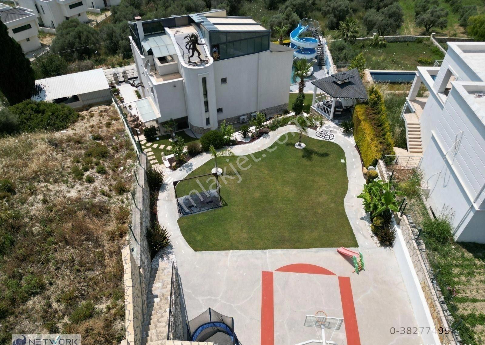 Kuşadasında Satılık Süper Lüks Eşyalı Tripleks Villa - Görsel 32