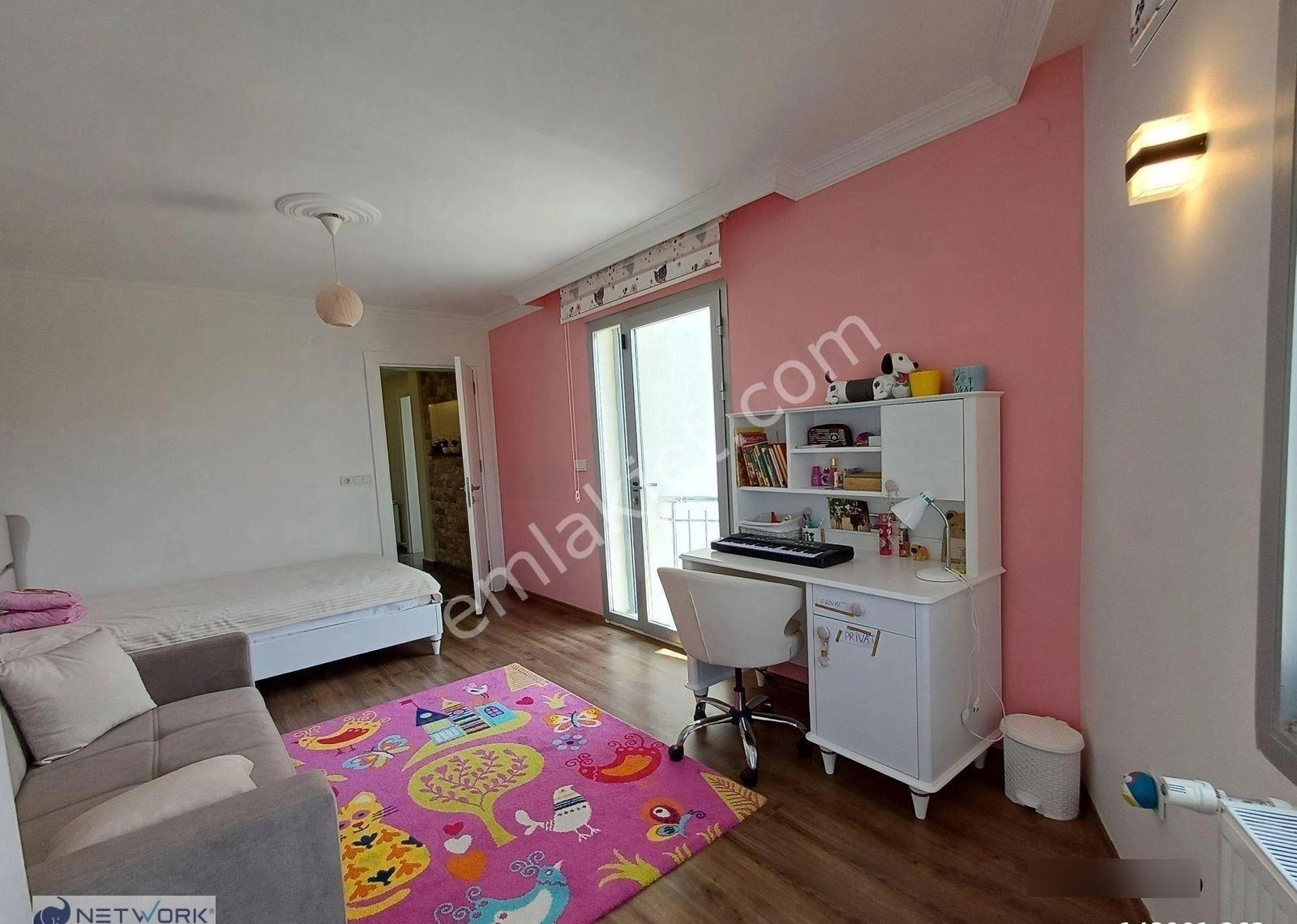 Kuşadasında Satılık Süper Lüks Eşyalı Tripleks Villa - Görsel 23