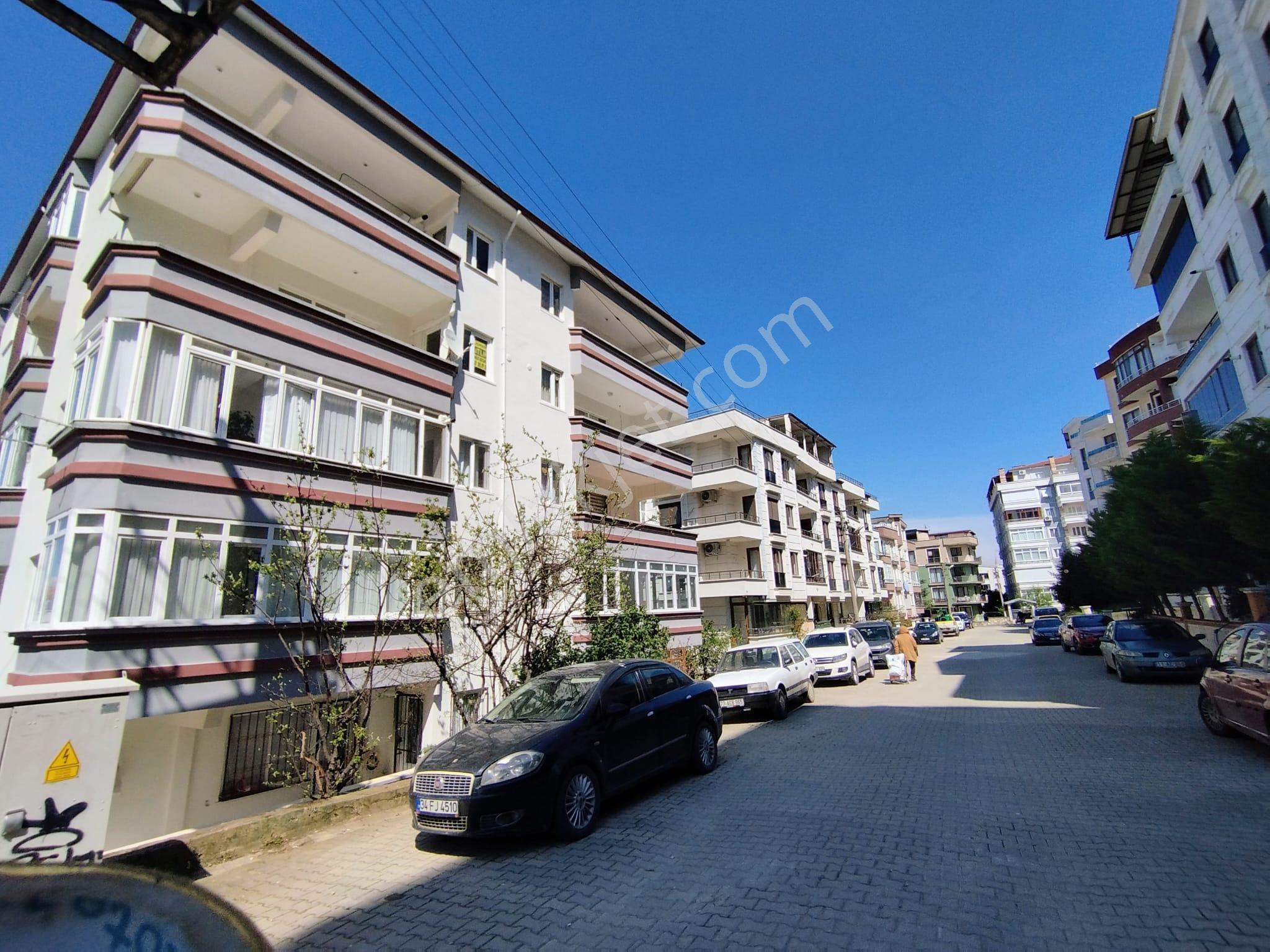 Çınarcık Merkezde,deniz Manzaralı, 4+2, Tek Tapulu Çift Daire - Görsel 2