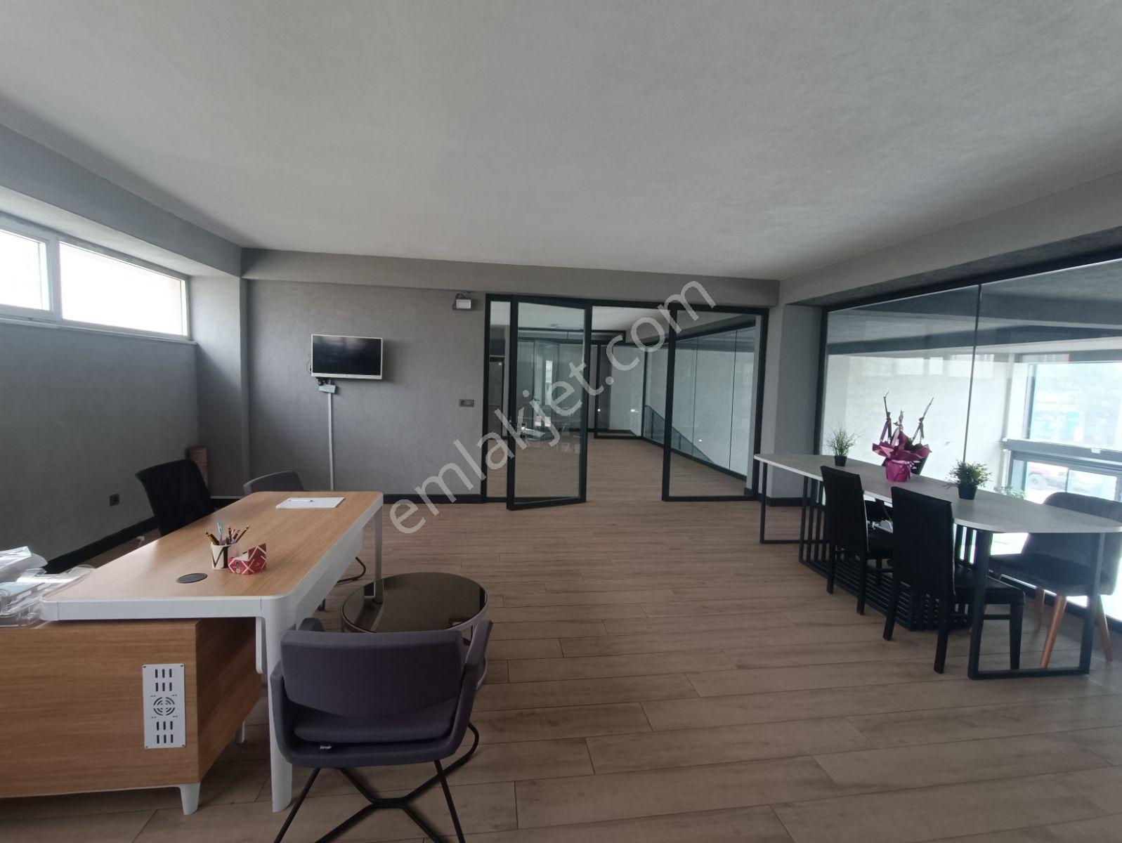 Tem İle Havaalanı Bağlantı Yolu Üzeri Kiralık Showroom& Mağaza - Görsel 4