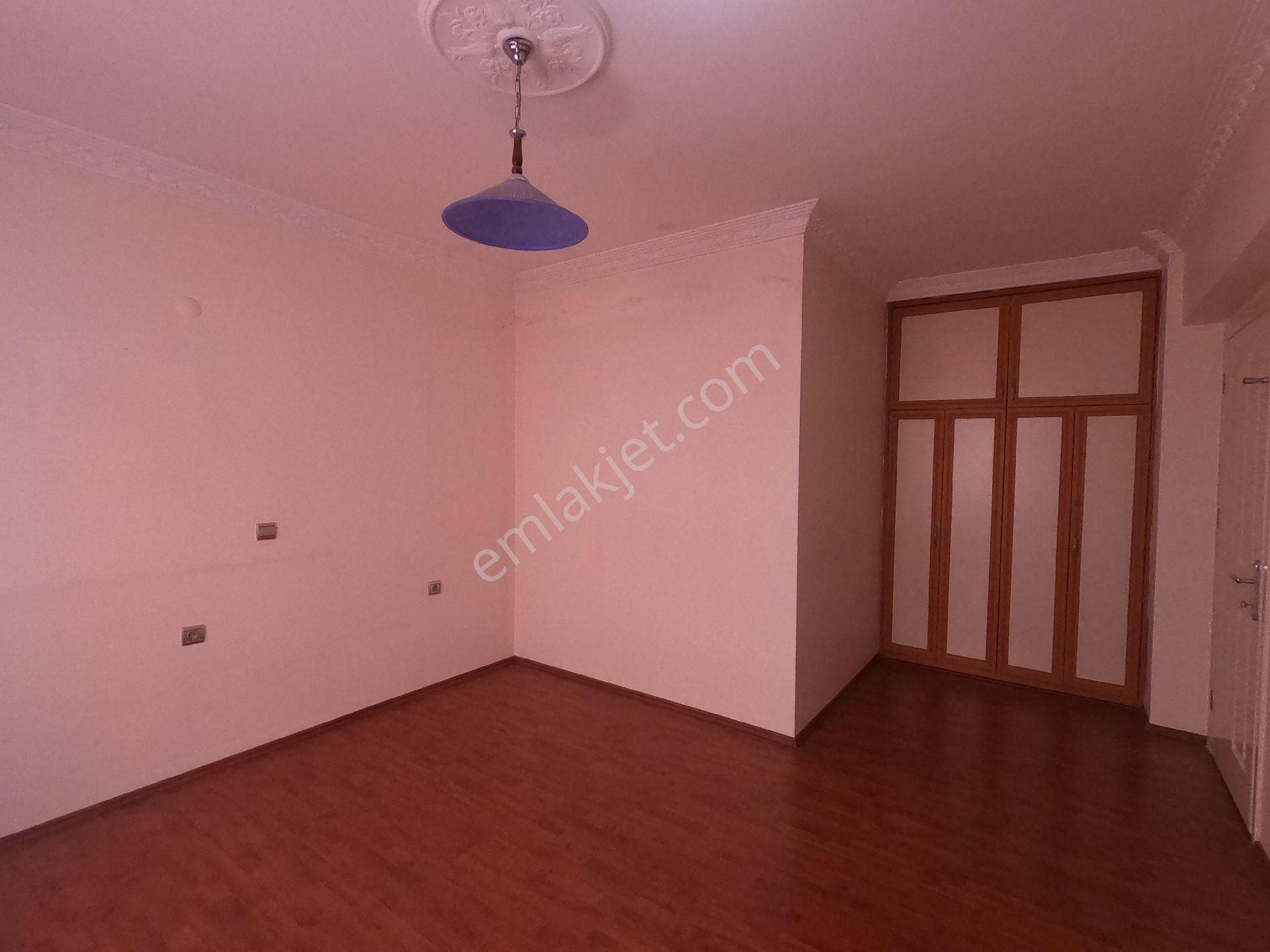 Otoparklı Arakat Asansörlü Masrafsız Geniş 3+1 Daire - Görsel 2