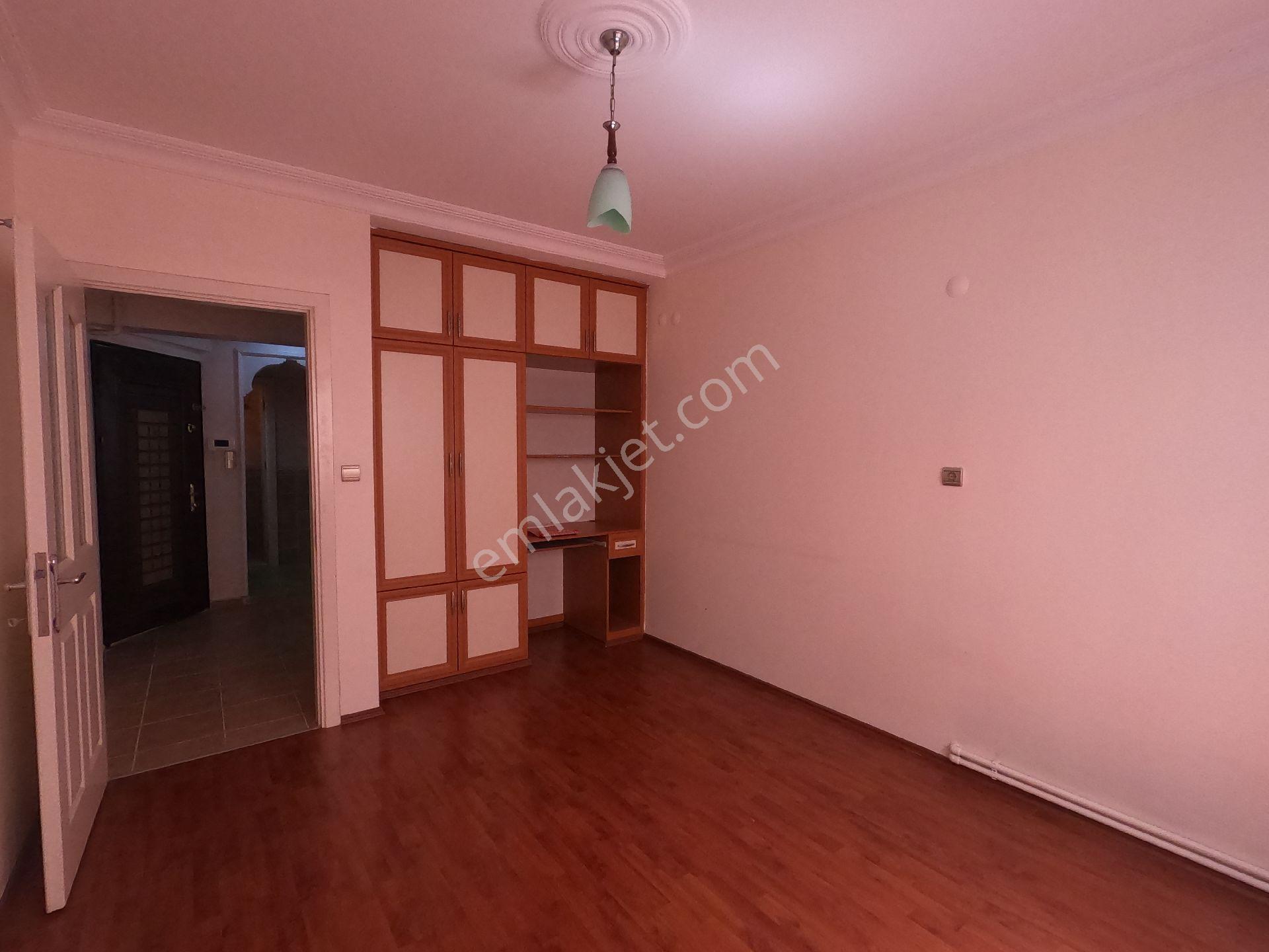 Otoparklı Arakat Asansörlü Masrafsız Geniş 3+1 Daire - Görsel 8