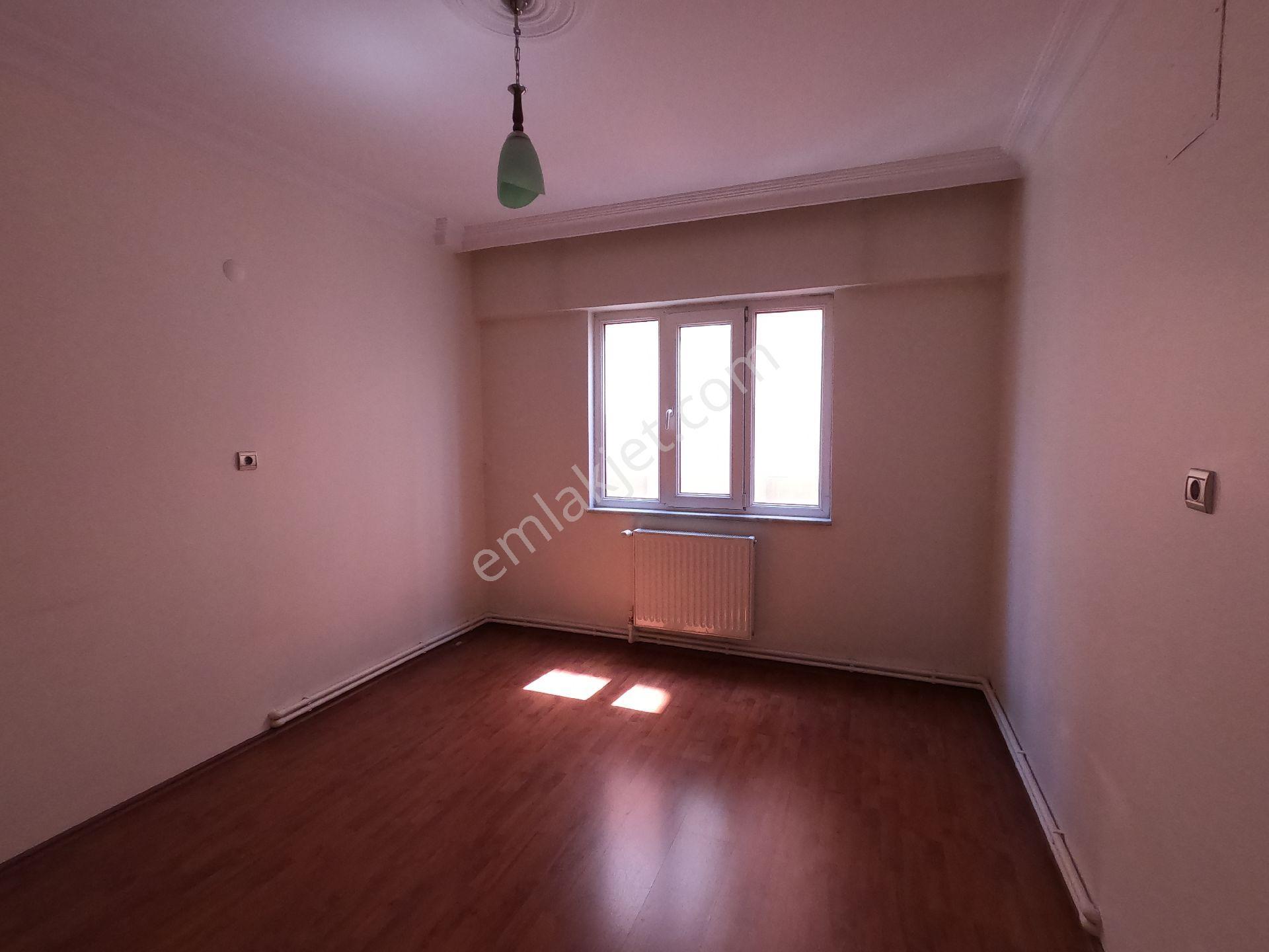 Otoparklı Arakat Asansörlü Masrafsız Geniş 3+1 Daire - Görsel 19