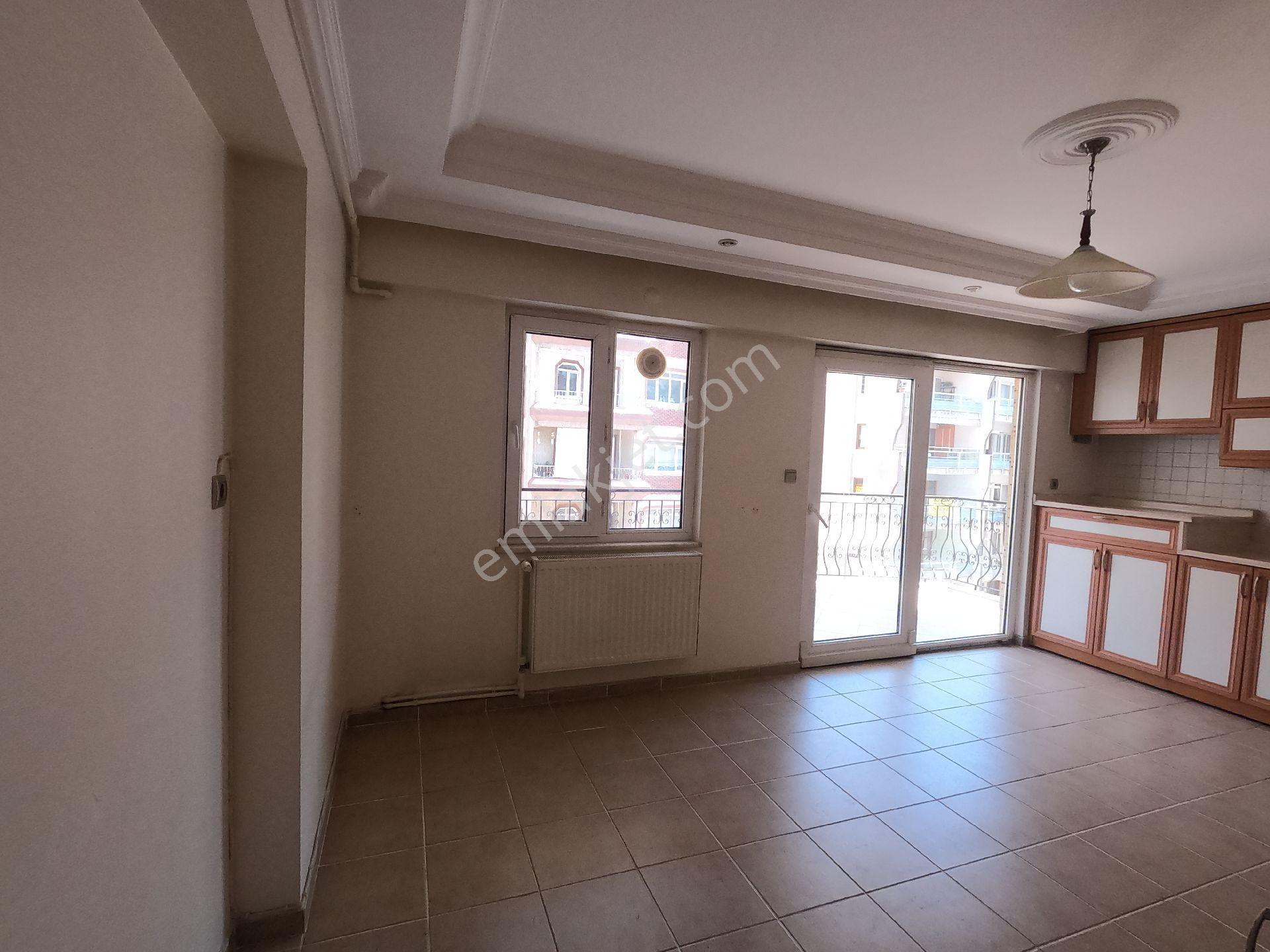 Otoparklı Arakat Asansörlü Masrafsız Geniş 3+1 Daire - Görsel 26