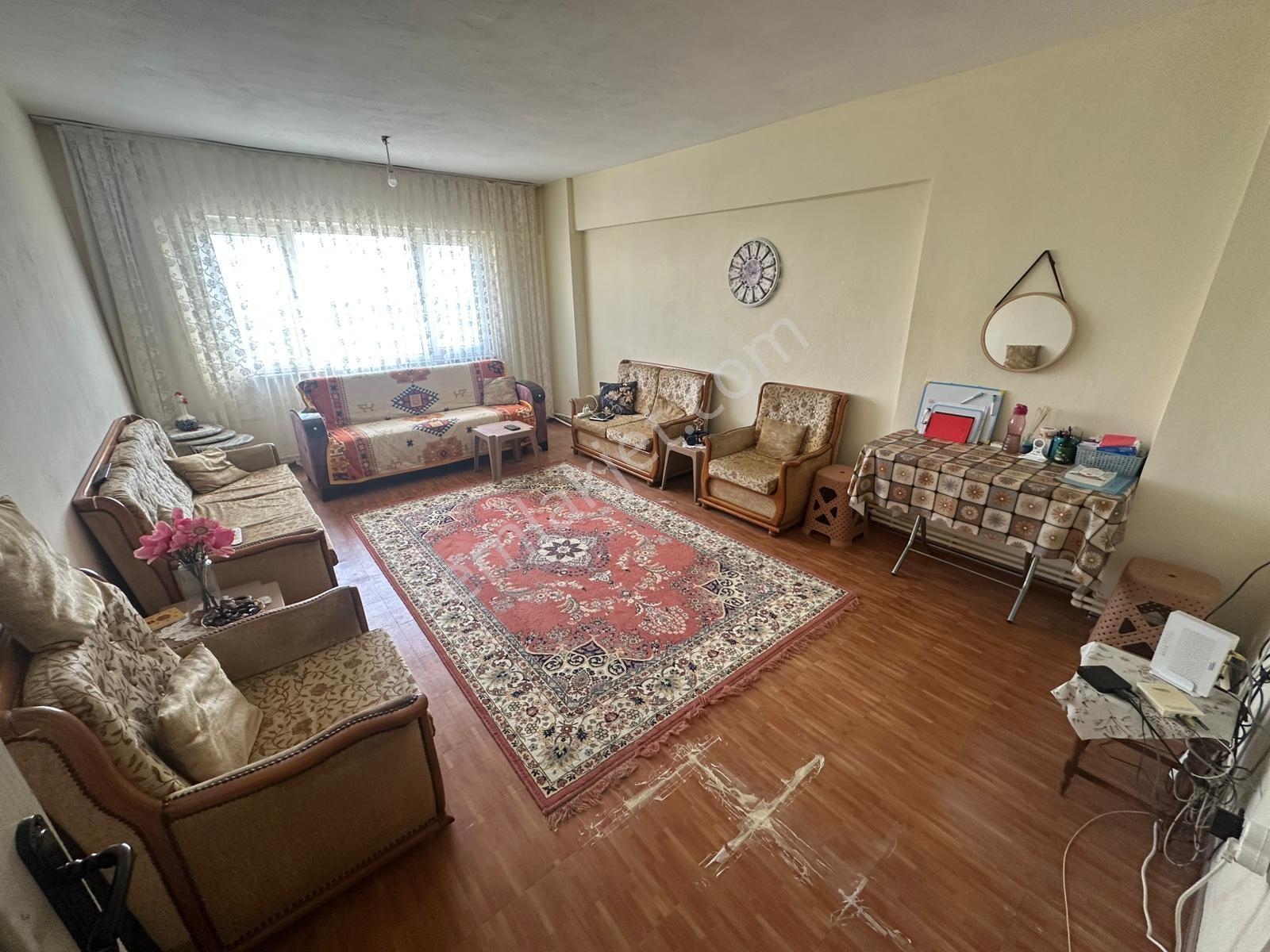 Belediye Konutları Adliye Yanı Satılık 3+1 Ara Kat Ferah Daire - Görsel 14