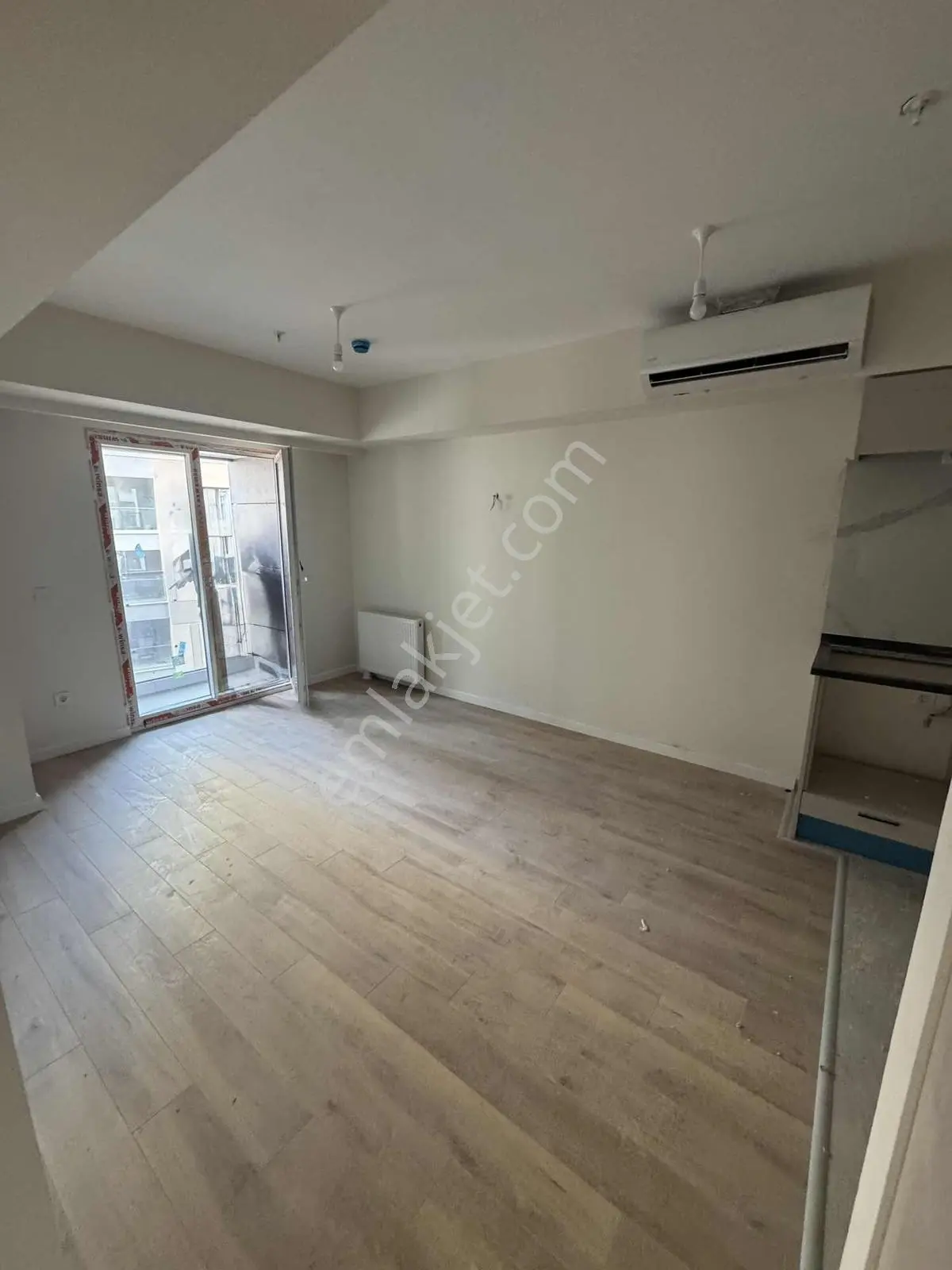 Fikirtepe Barsan İki Yaka Balkonlu Satılık 1+1 Lüks Daire - Görsel 10