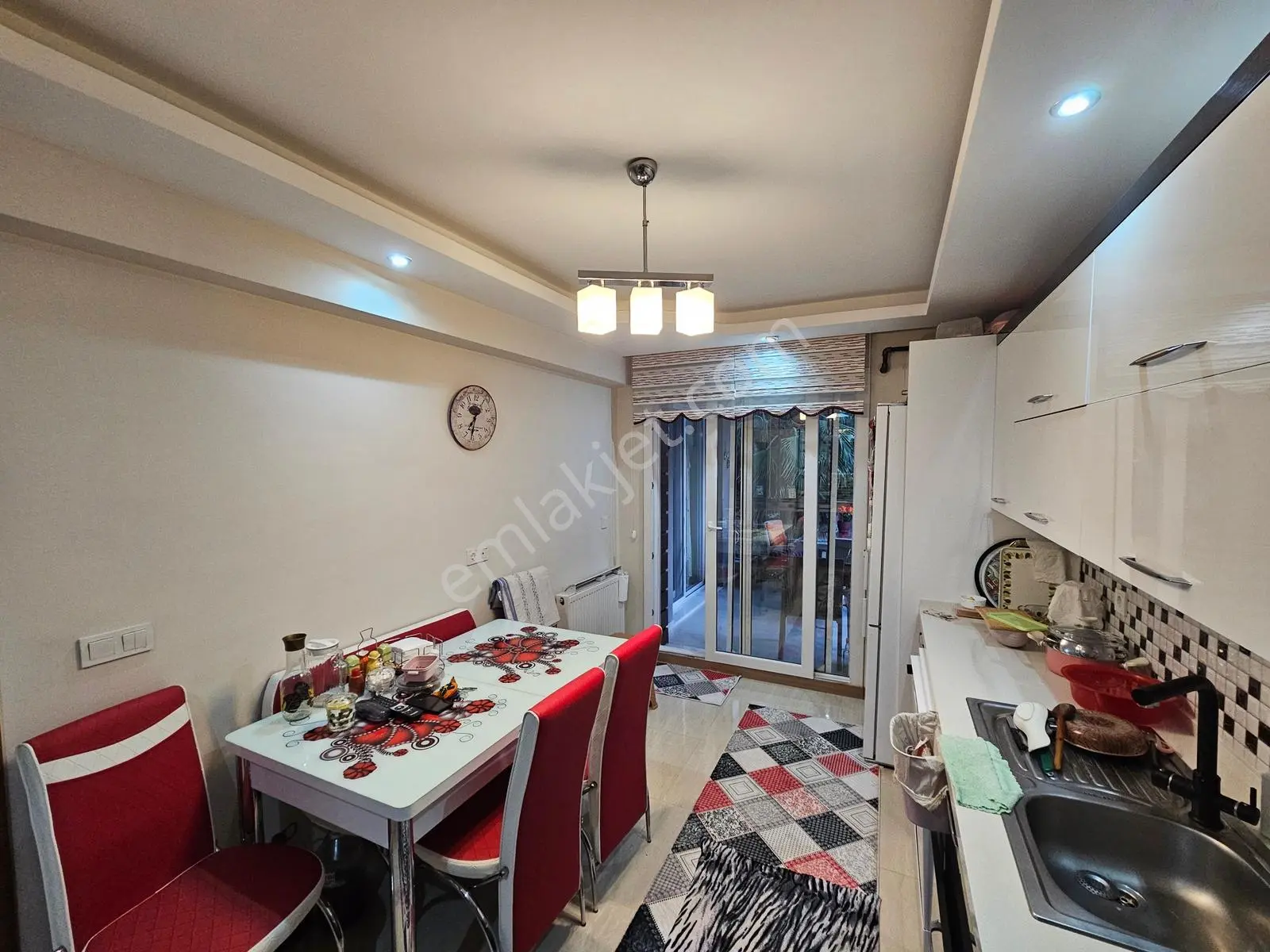 Menderes Merkezde Site İçi Satılık 3+1 Daire - Görsel 3