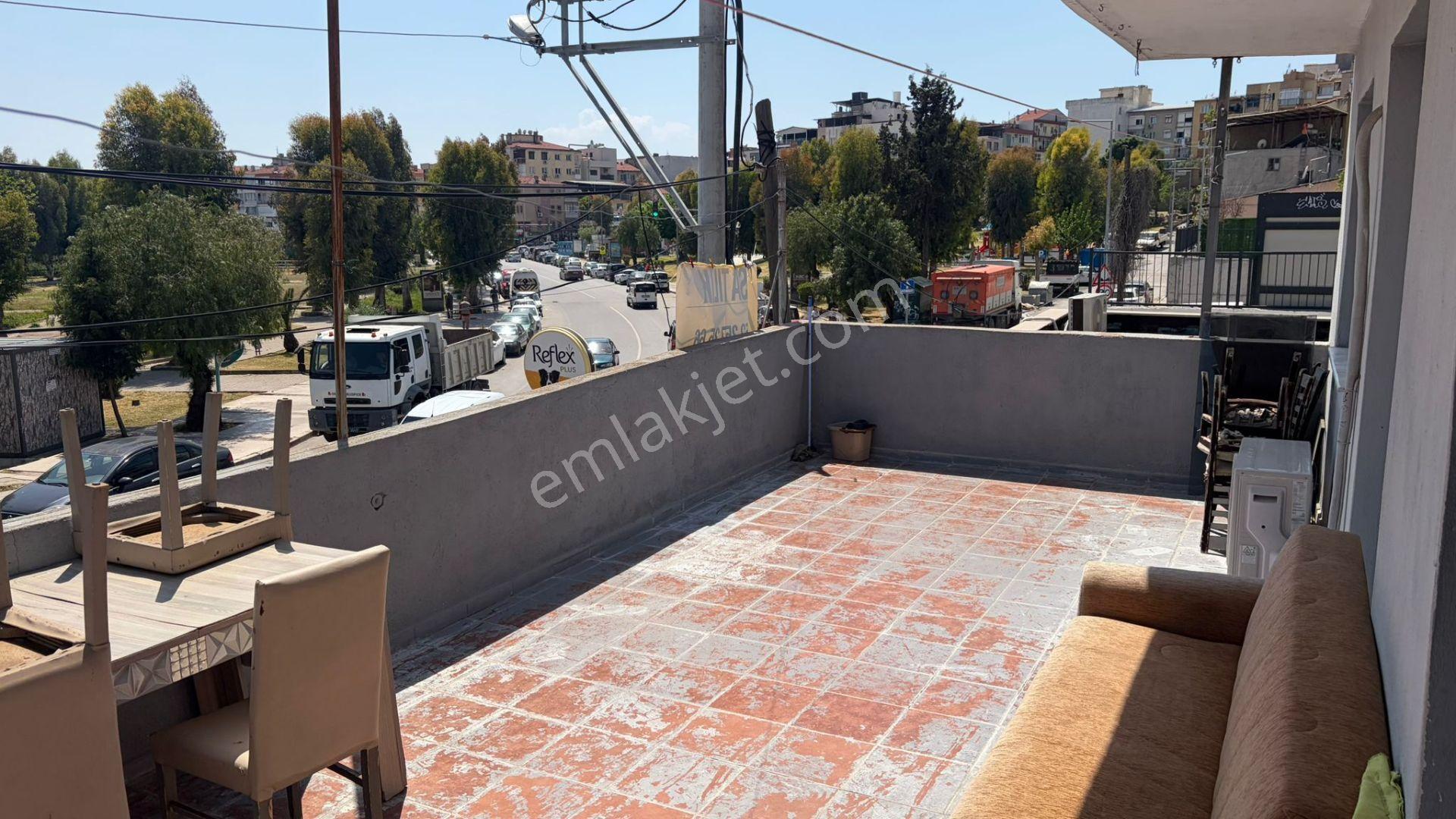 Bayraklı Çiçek Mahallesi 2 Katlı Satılık Bina - Görsel 12